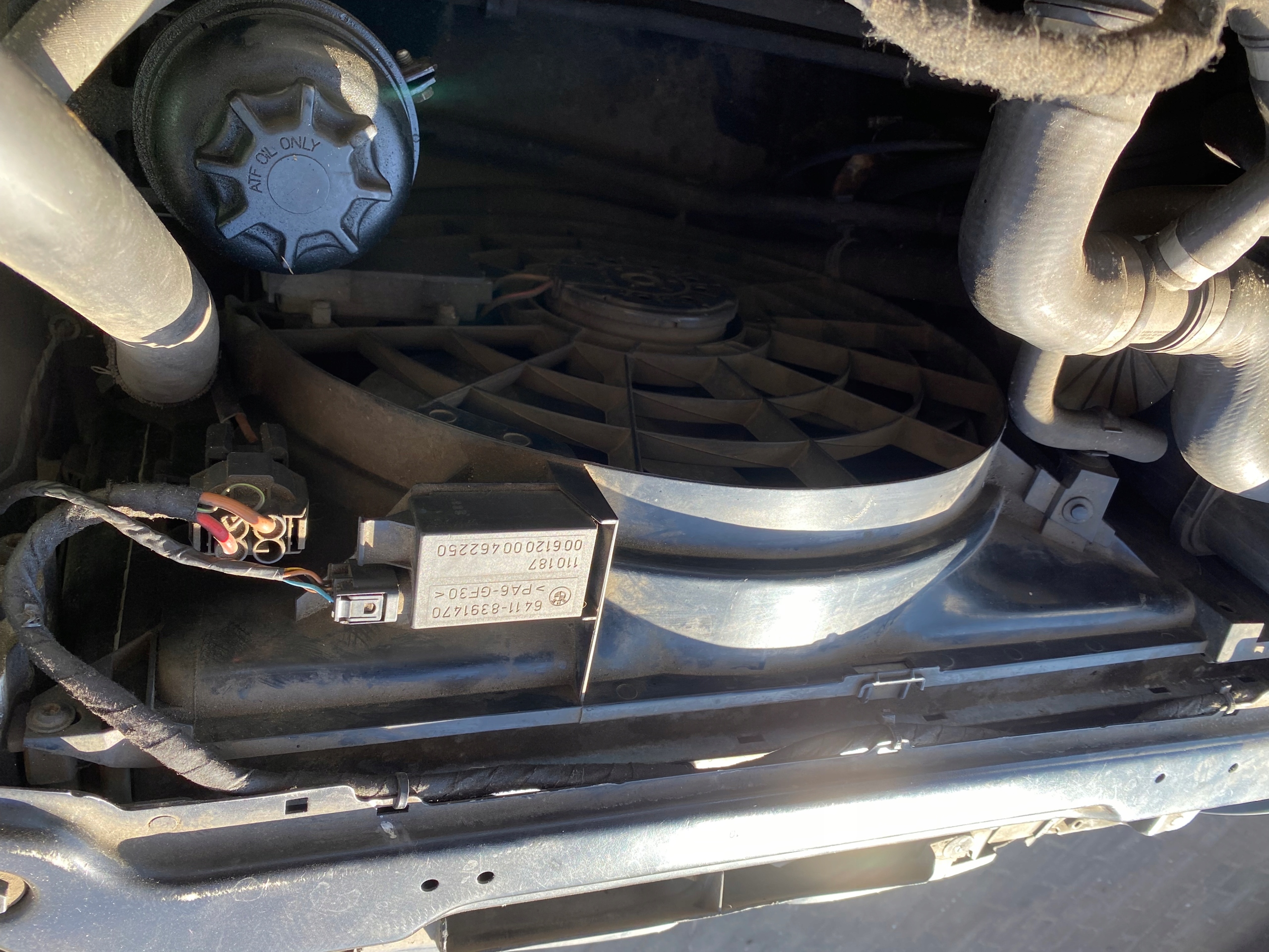 BMW 3 316i E46 lift 00-05 WENTYLATOR SILNIKA 1.8 OE 1717561757