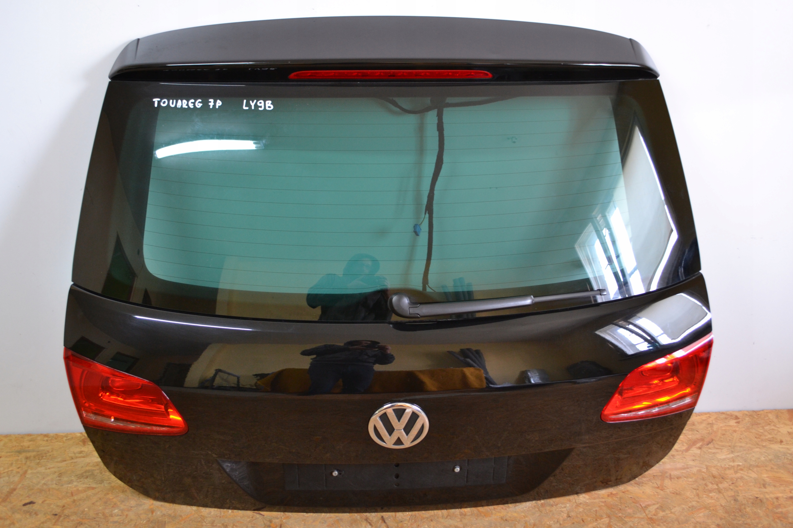 VW TOUAREG 7P KLAPA BAGAŻNIKA TYŁ LY9B W KOLOR