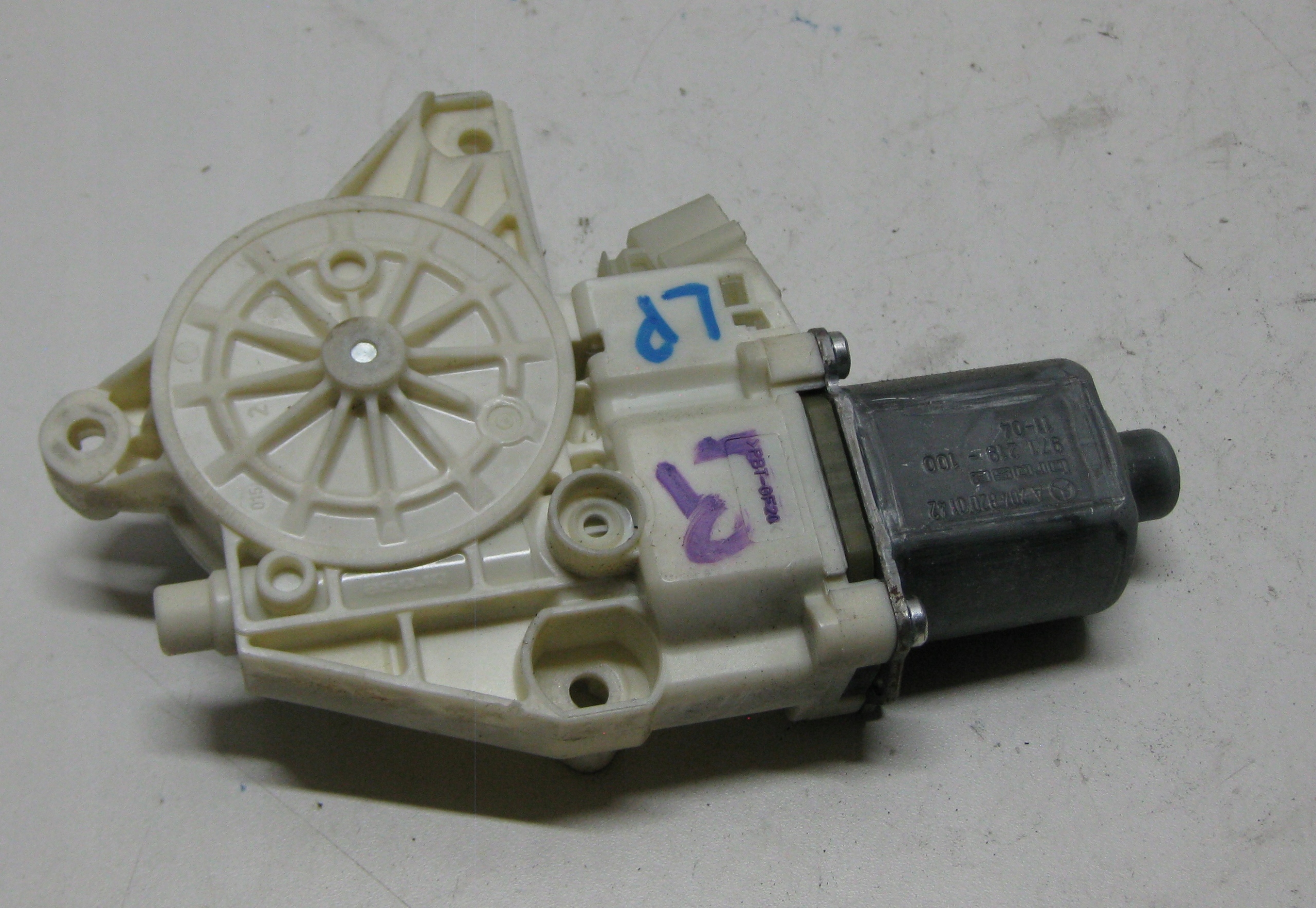 MERCEDES W212 E KLASA 11r mini motor windows left front A2048200142