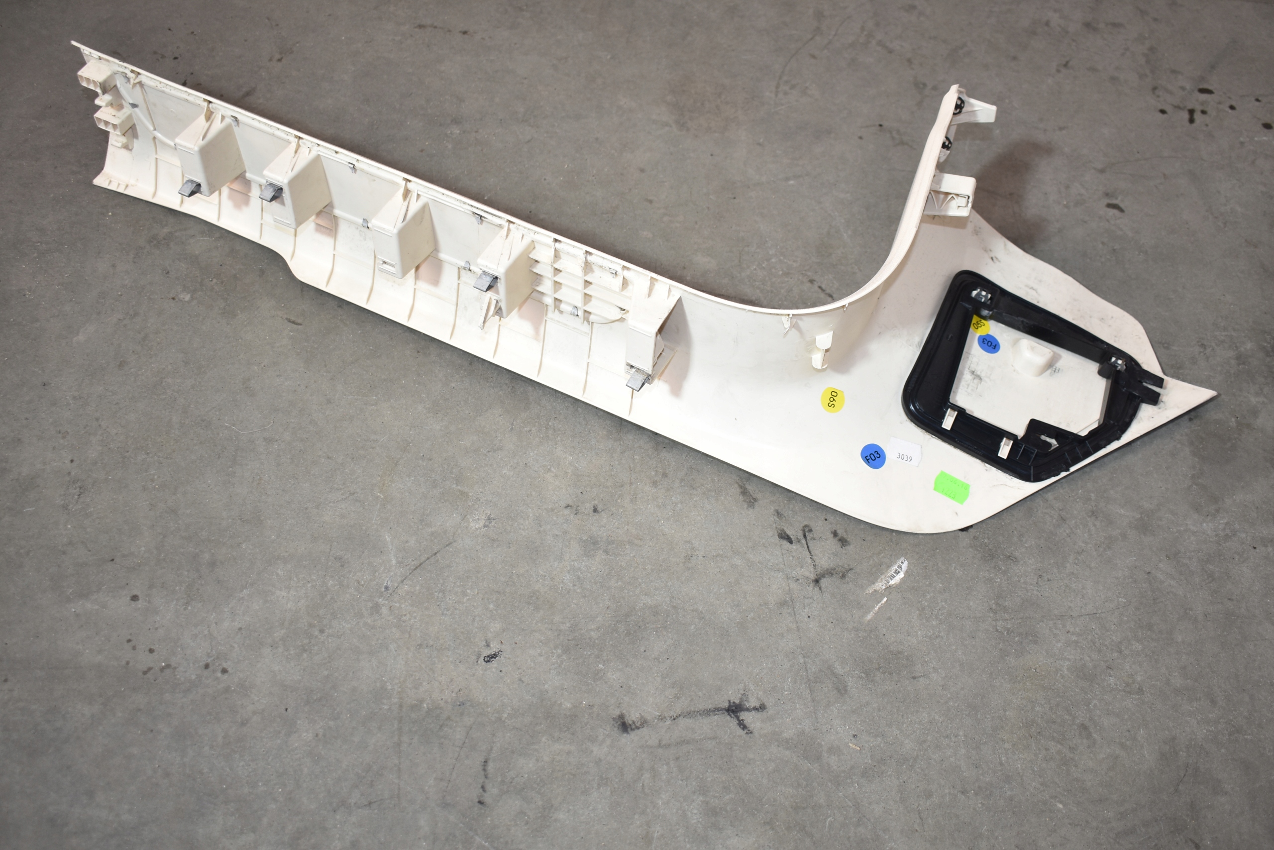 cover cap of the threshold front front right PORSCHE PANAMERA 971 1