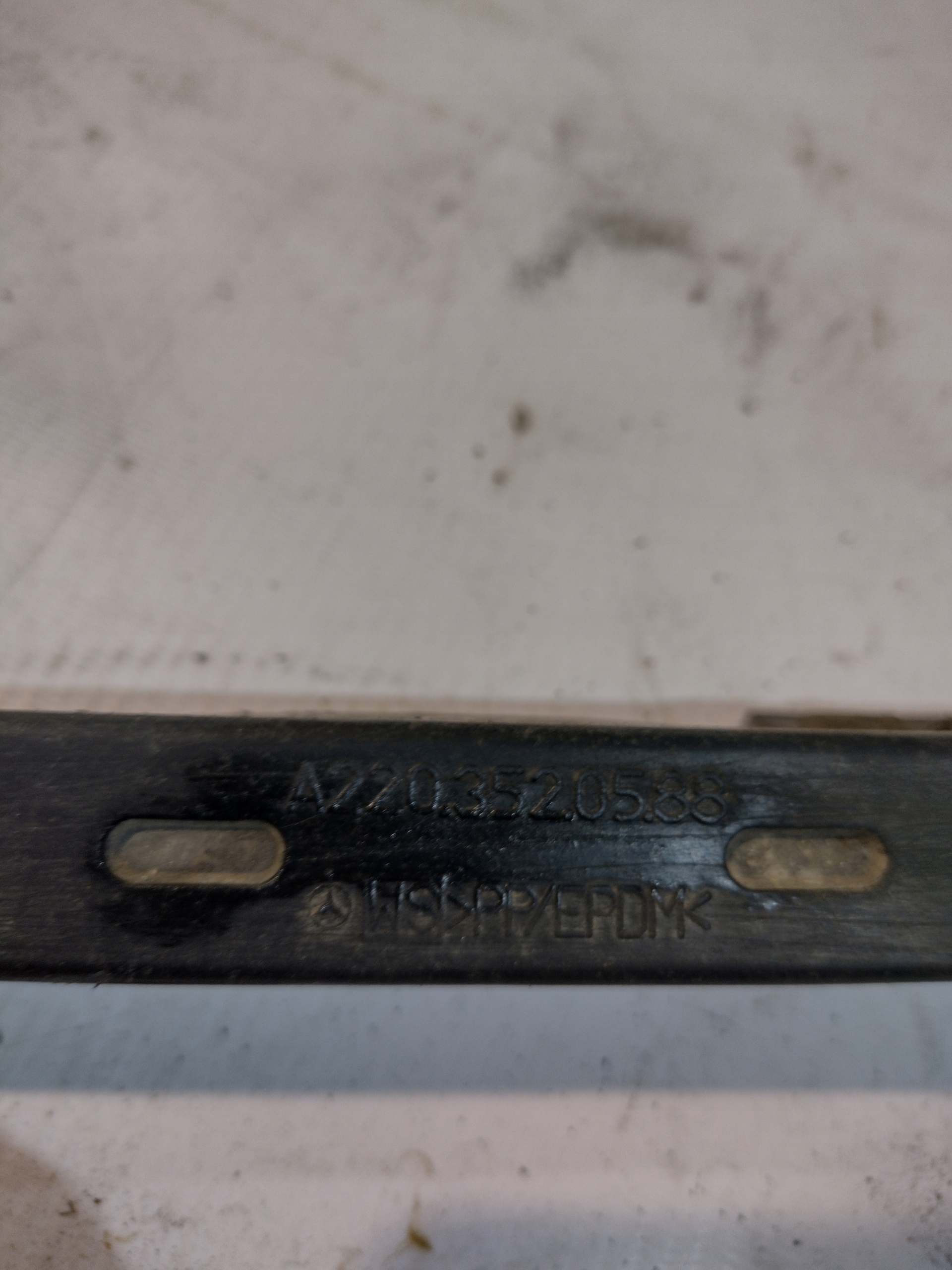 Querlenker links heck Mercedes W 220 5,0 A2203520588