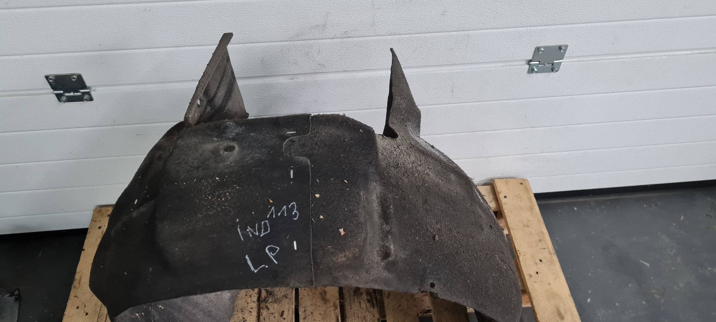 A5 8T LIFT mudguard left left front front MATERIAL 8T0821171M