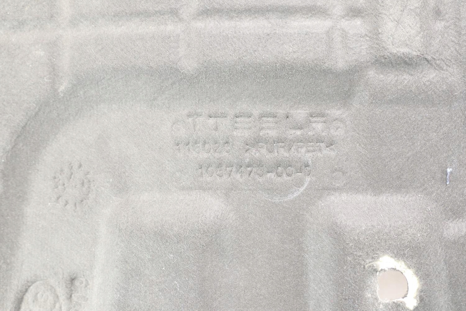 TESLA MODEL X IZOLACJA SILNIKA TYL 1057475 00 B Part manufacturer Tesla