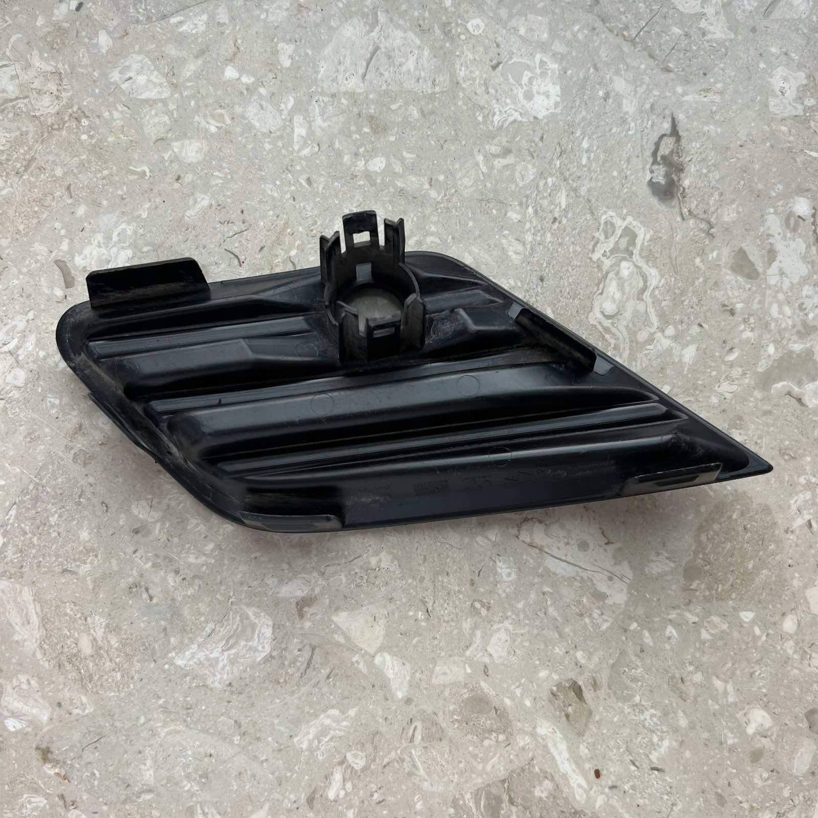 RENAULT RAFALE 2024-> left grid rear part 850776088R