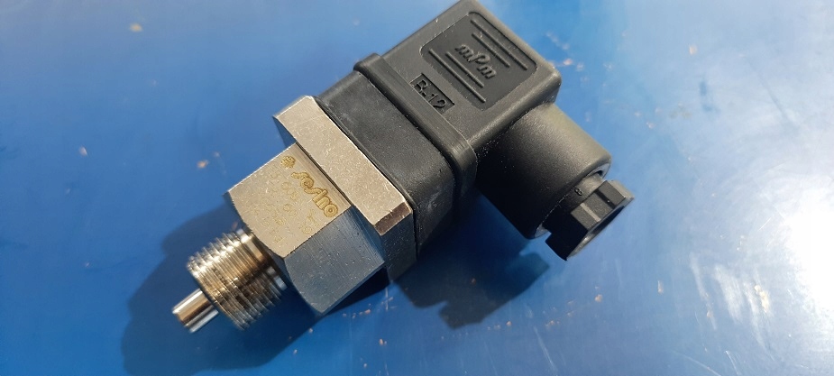 TERMOSTAT CHŁODNICY OLEJU SESINO