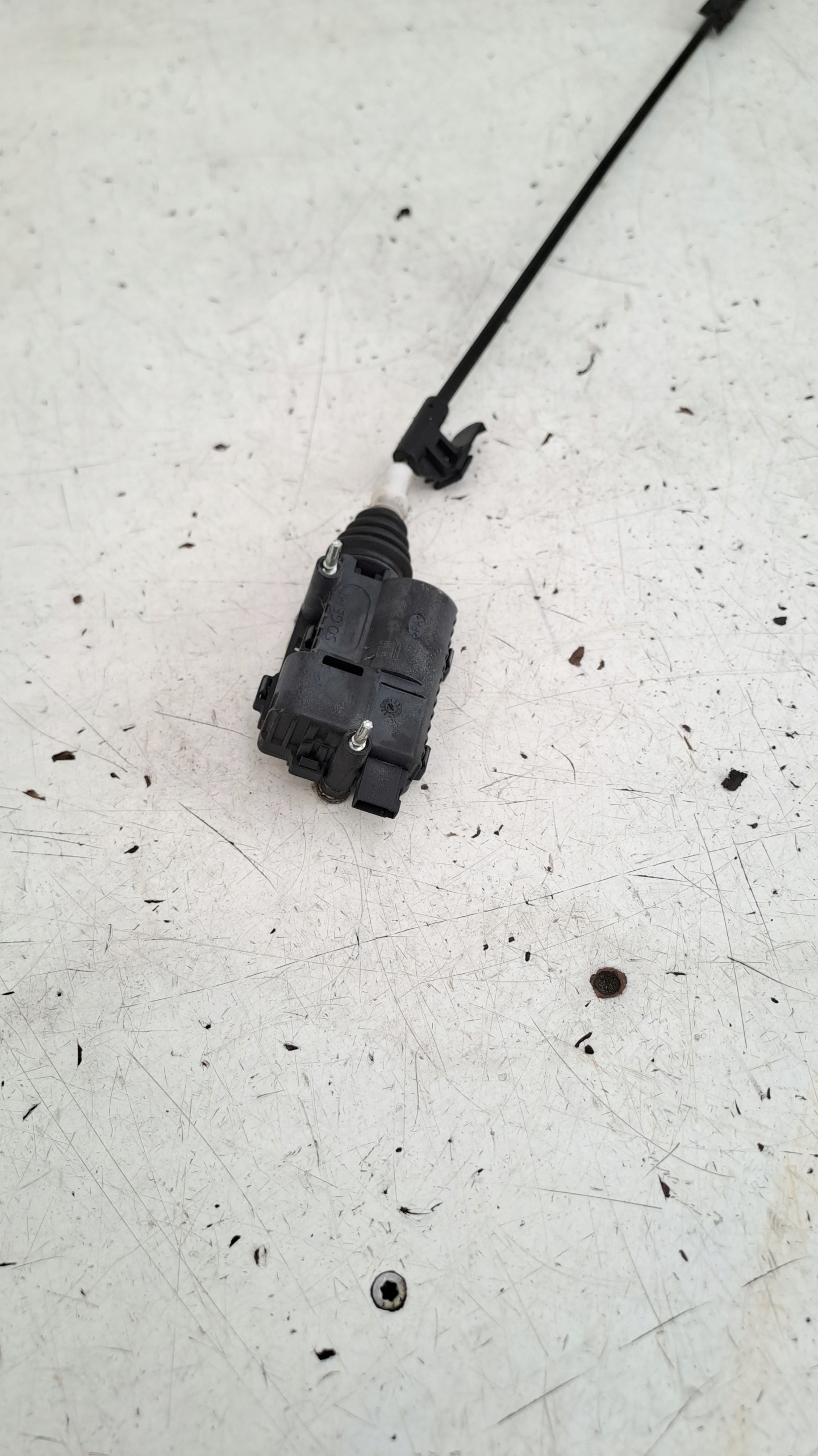 amortizer vratašca goriva 13111599 Opel Corsa E