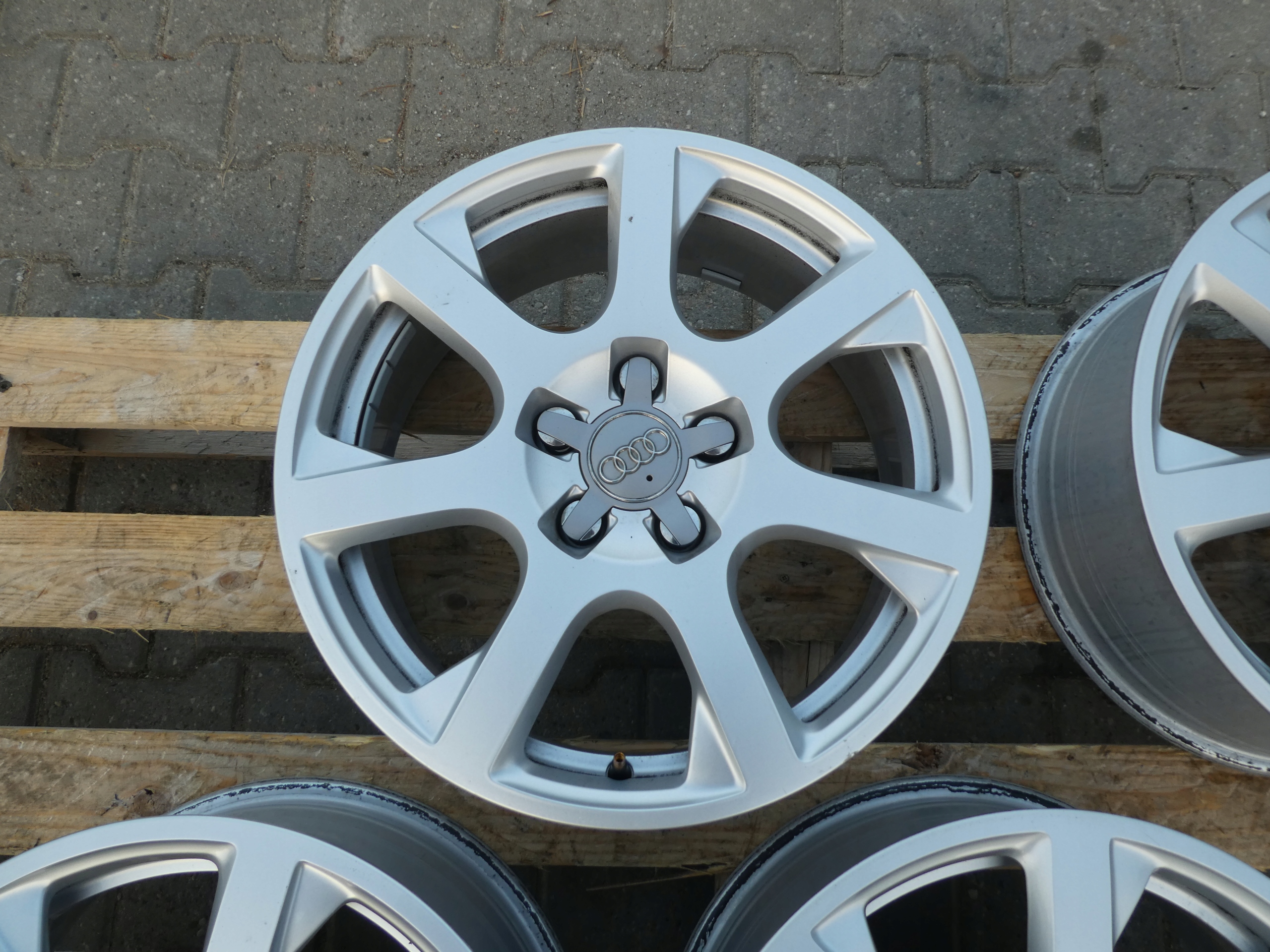 4X ALU discs AUDI 5X112 ET37 17 8R0601025E