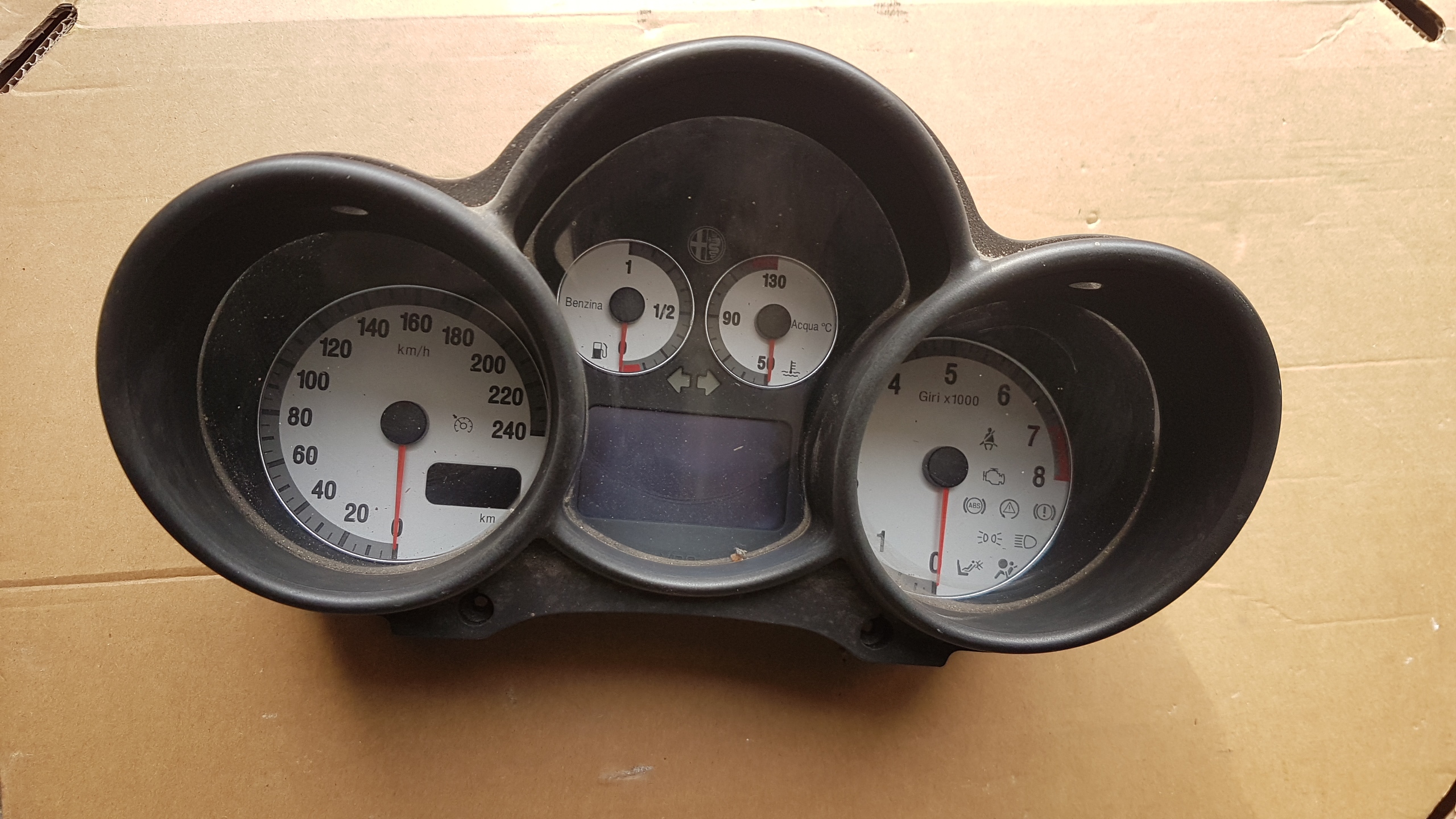 спидометр часы ALFA ROMEO GT 2,0