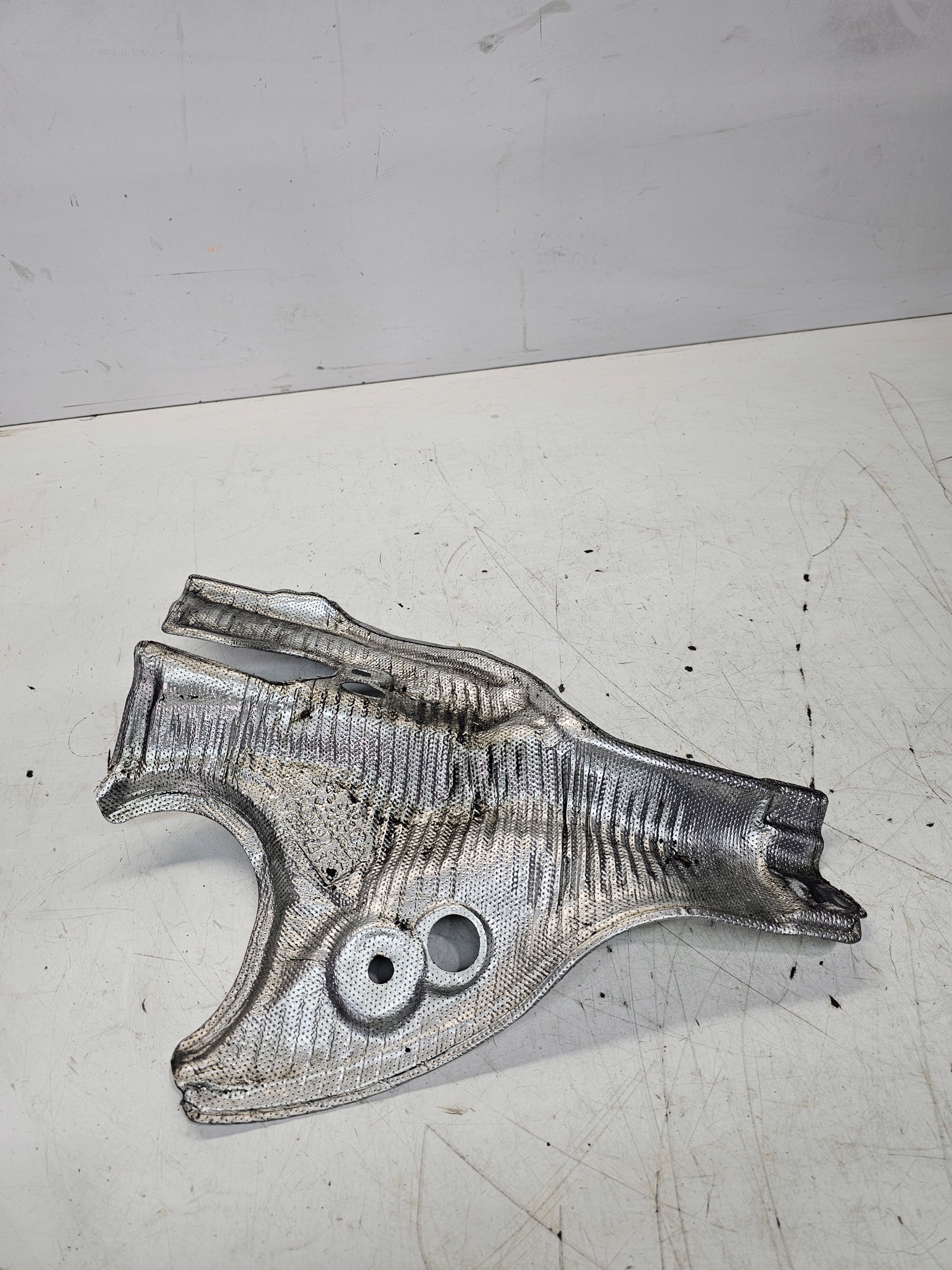 BLENDE ABDECKUNG TERMICZNA TUNELU AUDI Q5 8R 8R1804163A