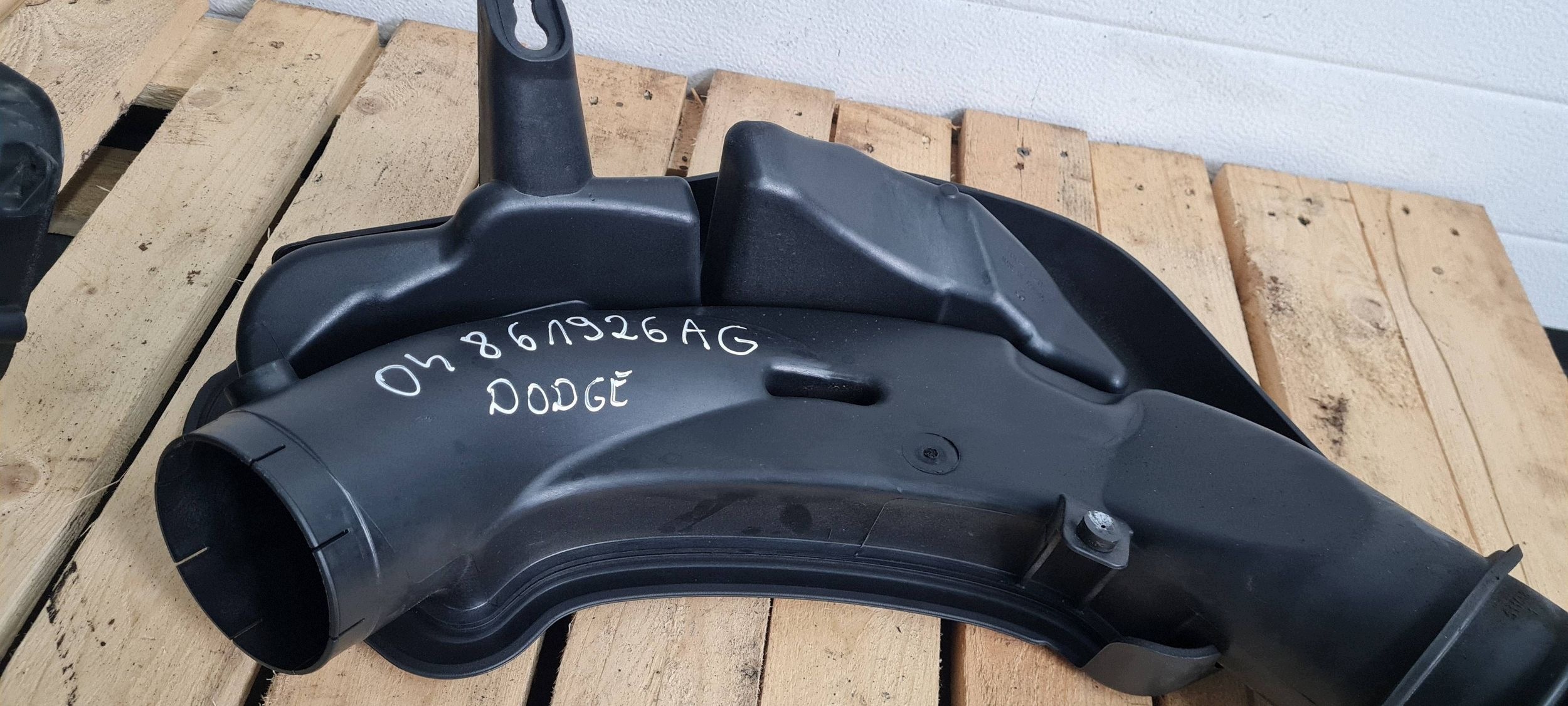 CHALLENGER 3.6 V6 REZONATOR rohr DOLOT Gehäuse filter luft 04861926AG