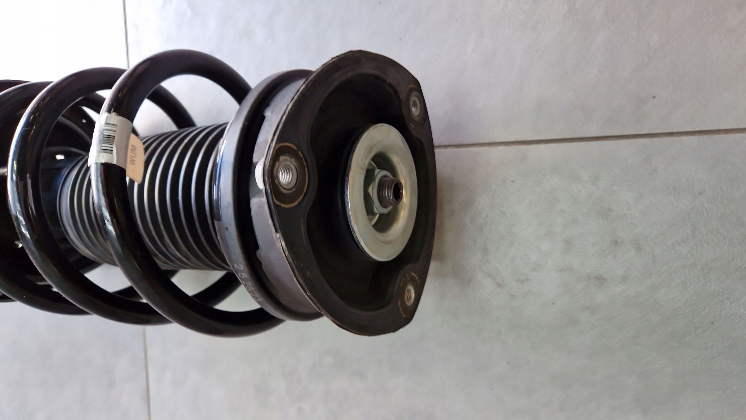 Cupra Ateca 2.0 TSI shock absorber right front 5Q3413031F