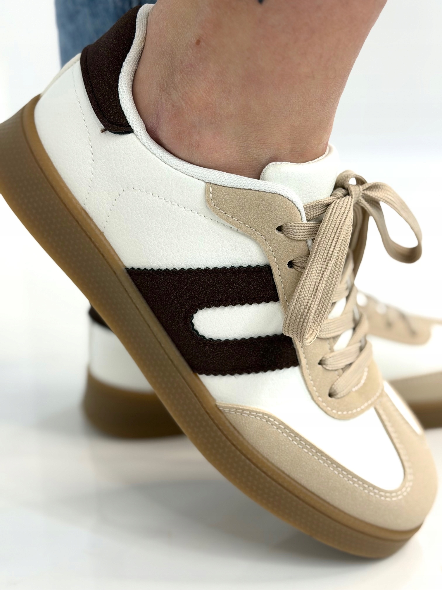 Sneakersy Damskie Trampki Sportowe W Stylu Retro Paski Ekoskóra Białe 40