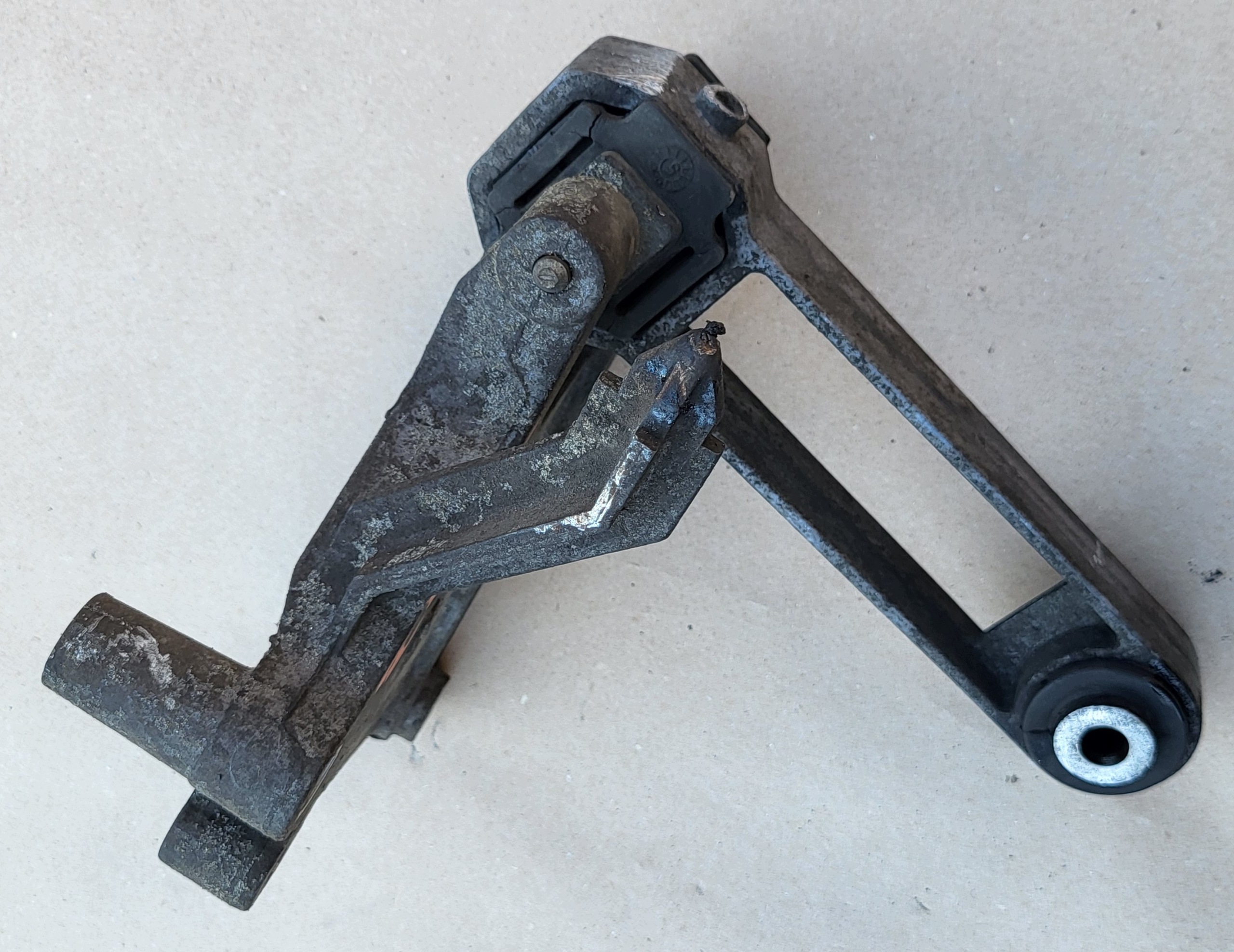 holder holder engine mount SAAB 9-5 95 5236393 OE