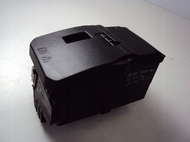AM51-10723-AD - КОРПУС АККУМУЛЯТОРА FORD FOCUS MK3 FL HB 16 R