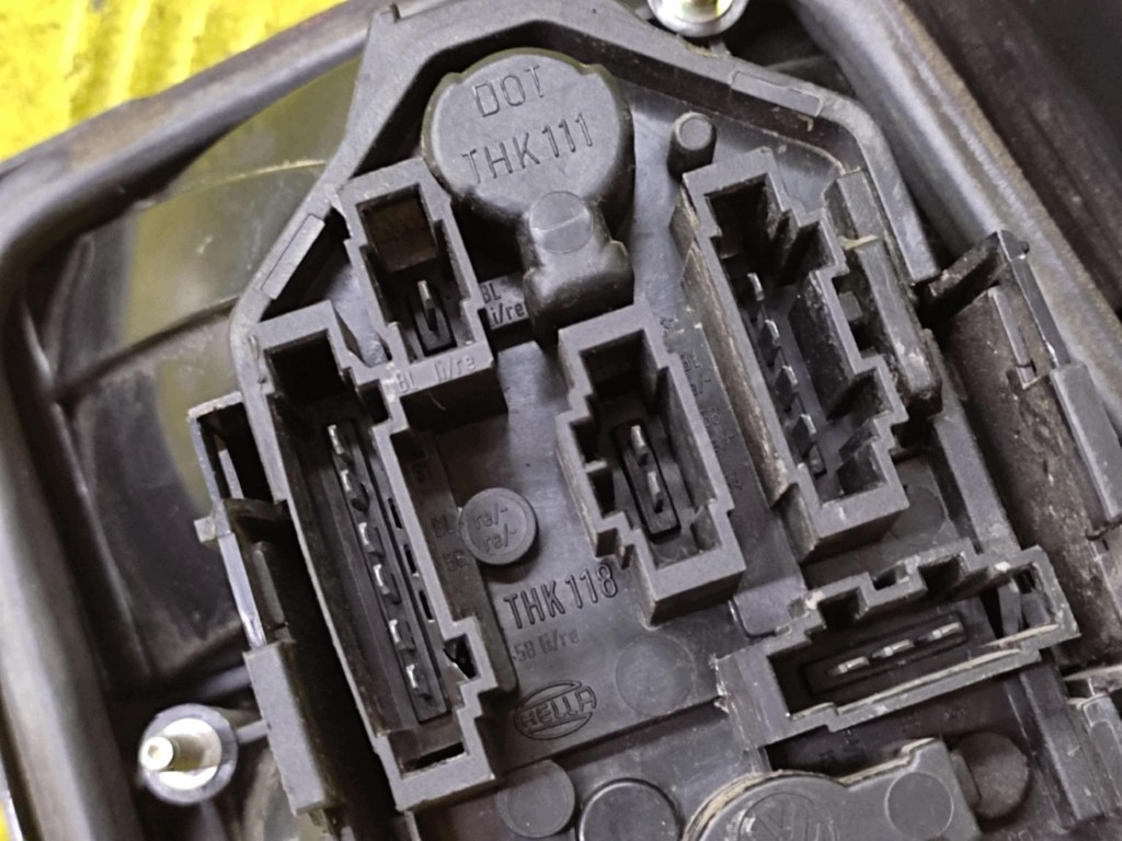 VW VENTO light left rear part 1H5945111B
