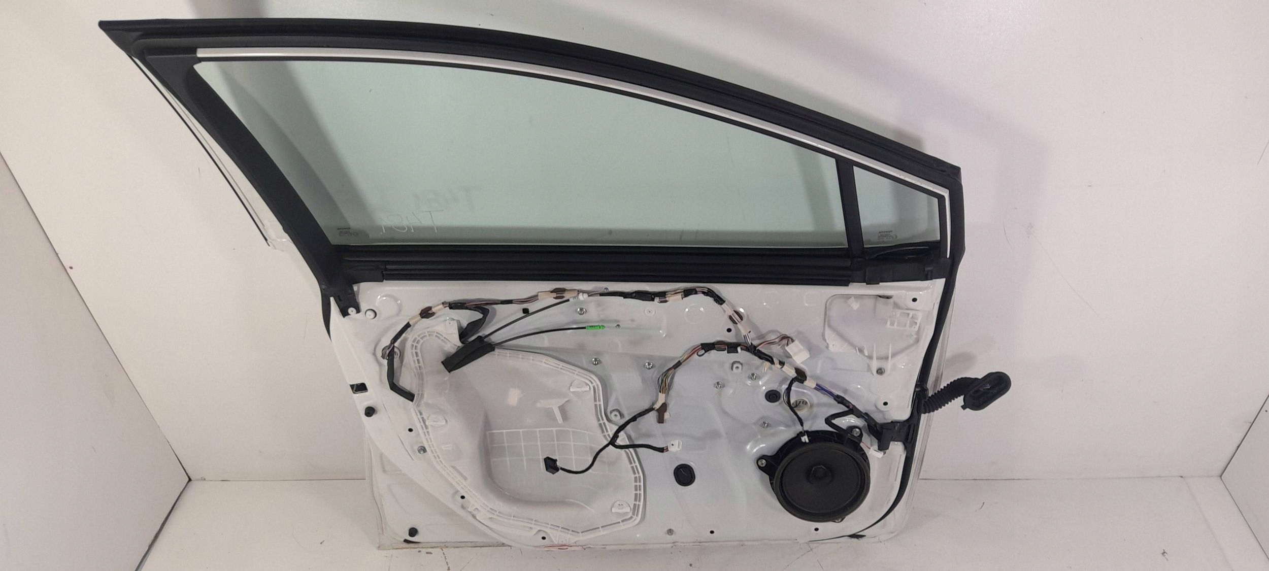 Toyota Corolla E21 door front left 070 (T481)