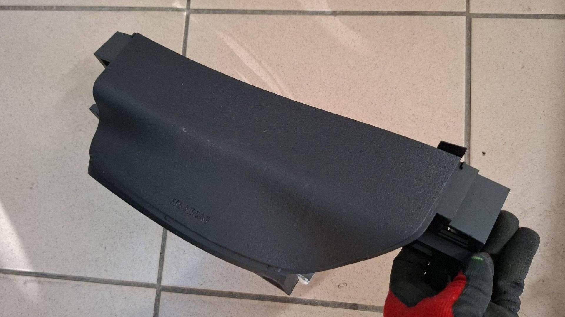 airbag airbag sedile posteriore bocchetta sinistra Mazda CX-60 KR9P57KL0 stan ottimo stato