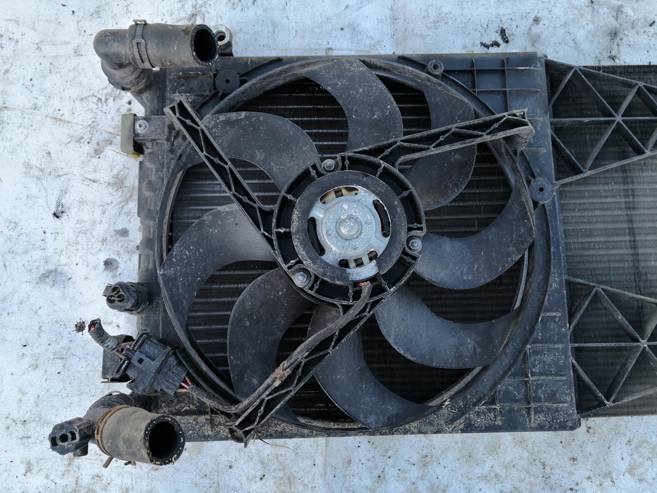 radiator fan front VW POLO IV 6Q0820411K