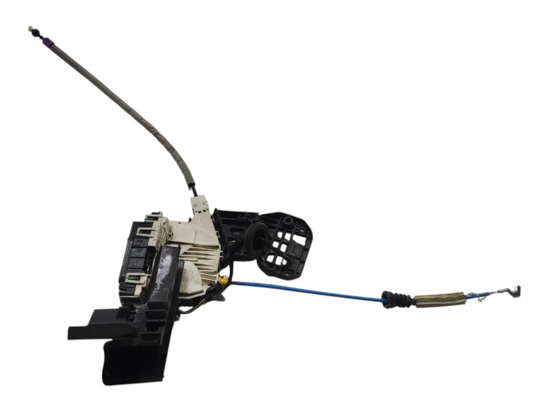 lock door left front 4 PIN MERCEDES B-KLASA W246 2011-2014 A1667200135