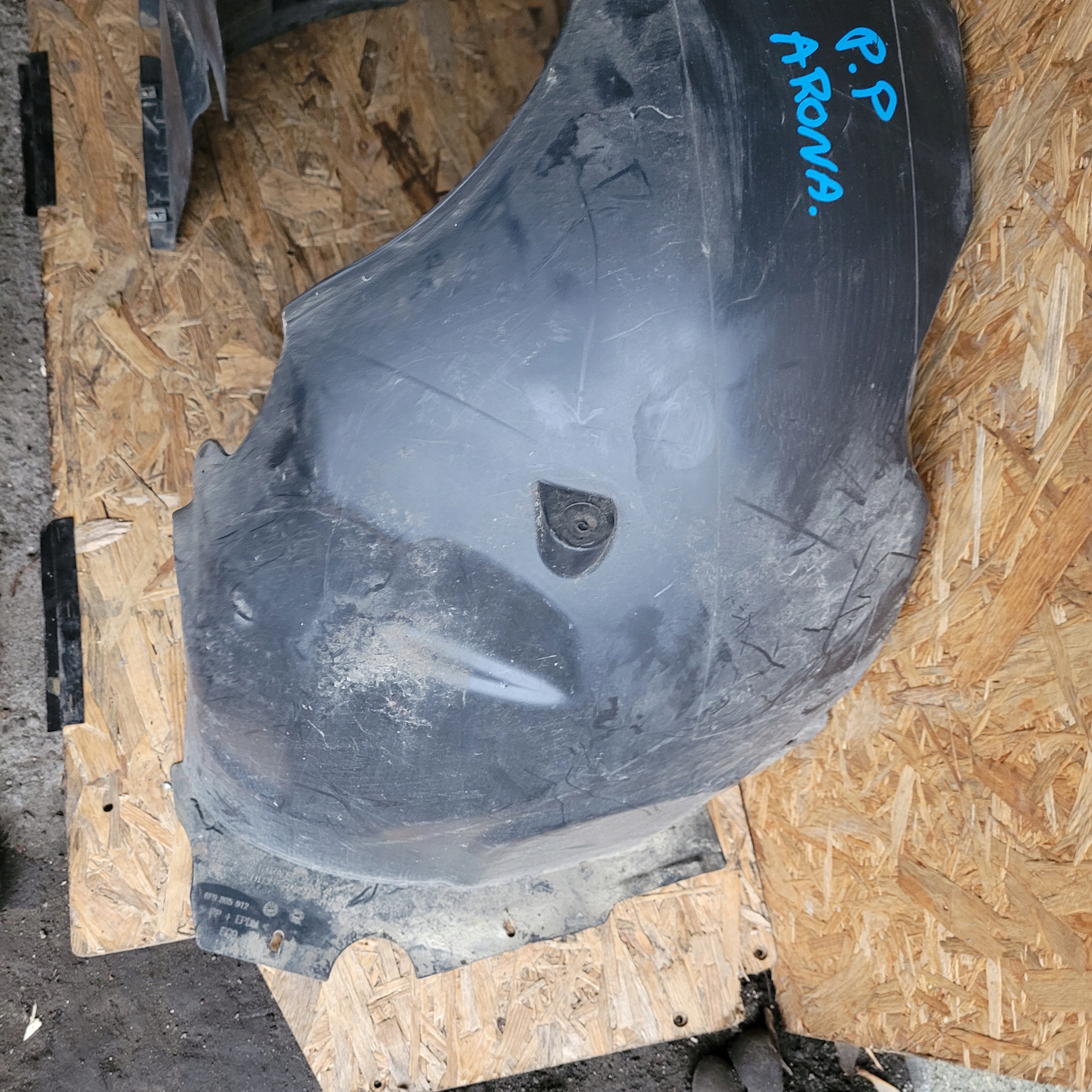 mudguard front front right SEAT ARONA