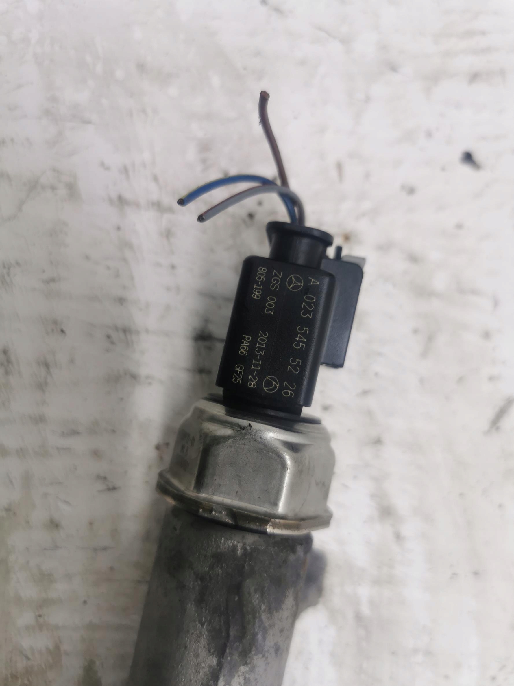 Rampe injection MERCEDES E-KLASA W212 A6510700495 2.2