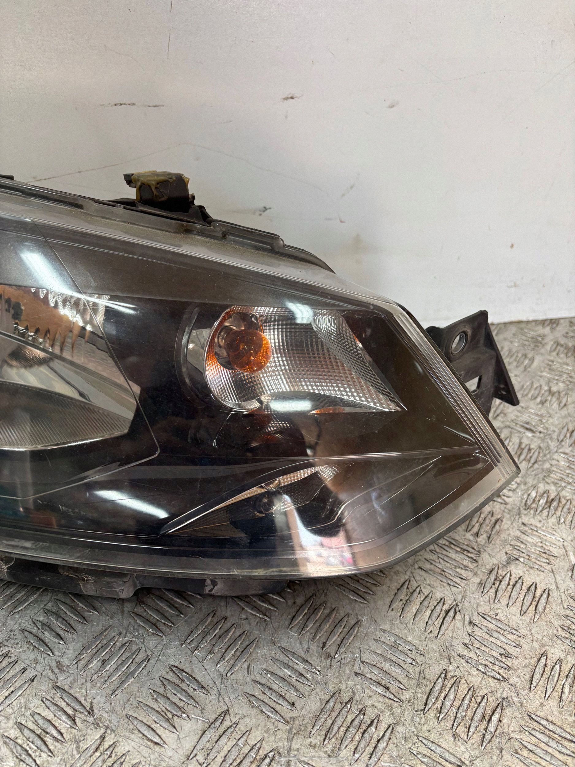 REFLEKTOR light right VW POLO 6R 09
