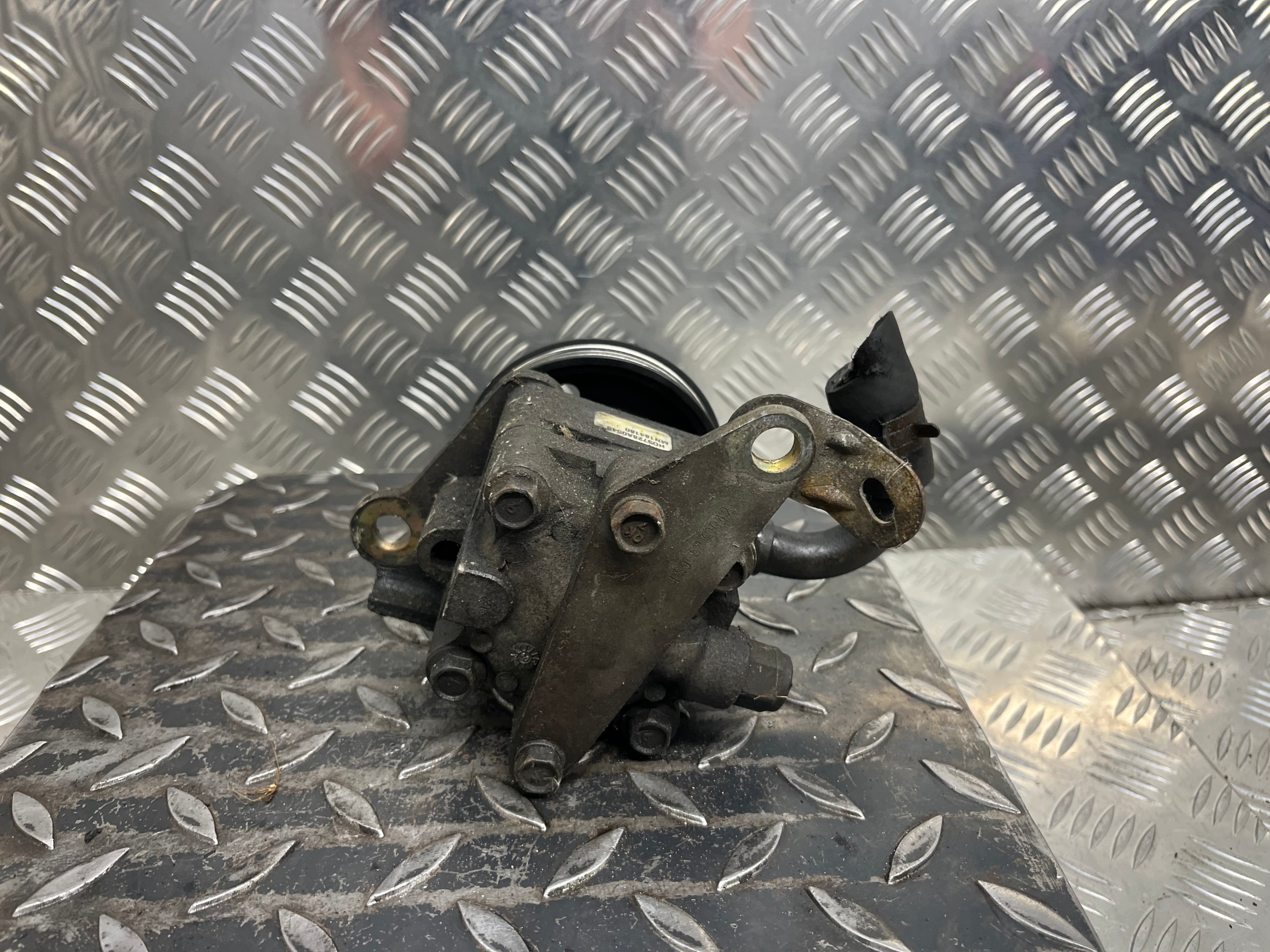 Pompe direction assistée MITSUBISHI ECLIPSE MN184180