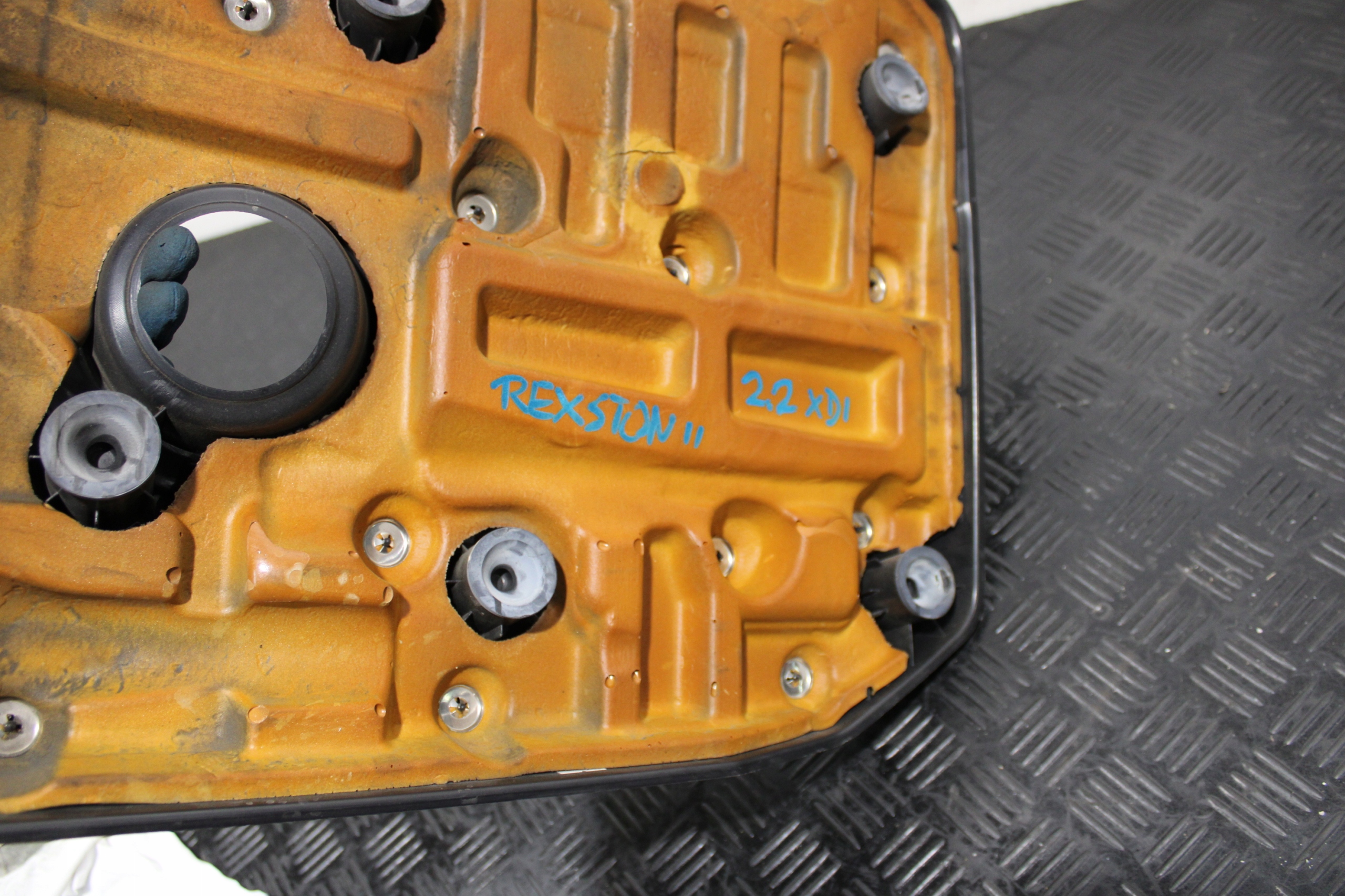 cover for engine SSANGYONG REXTON 2 II G4