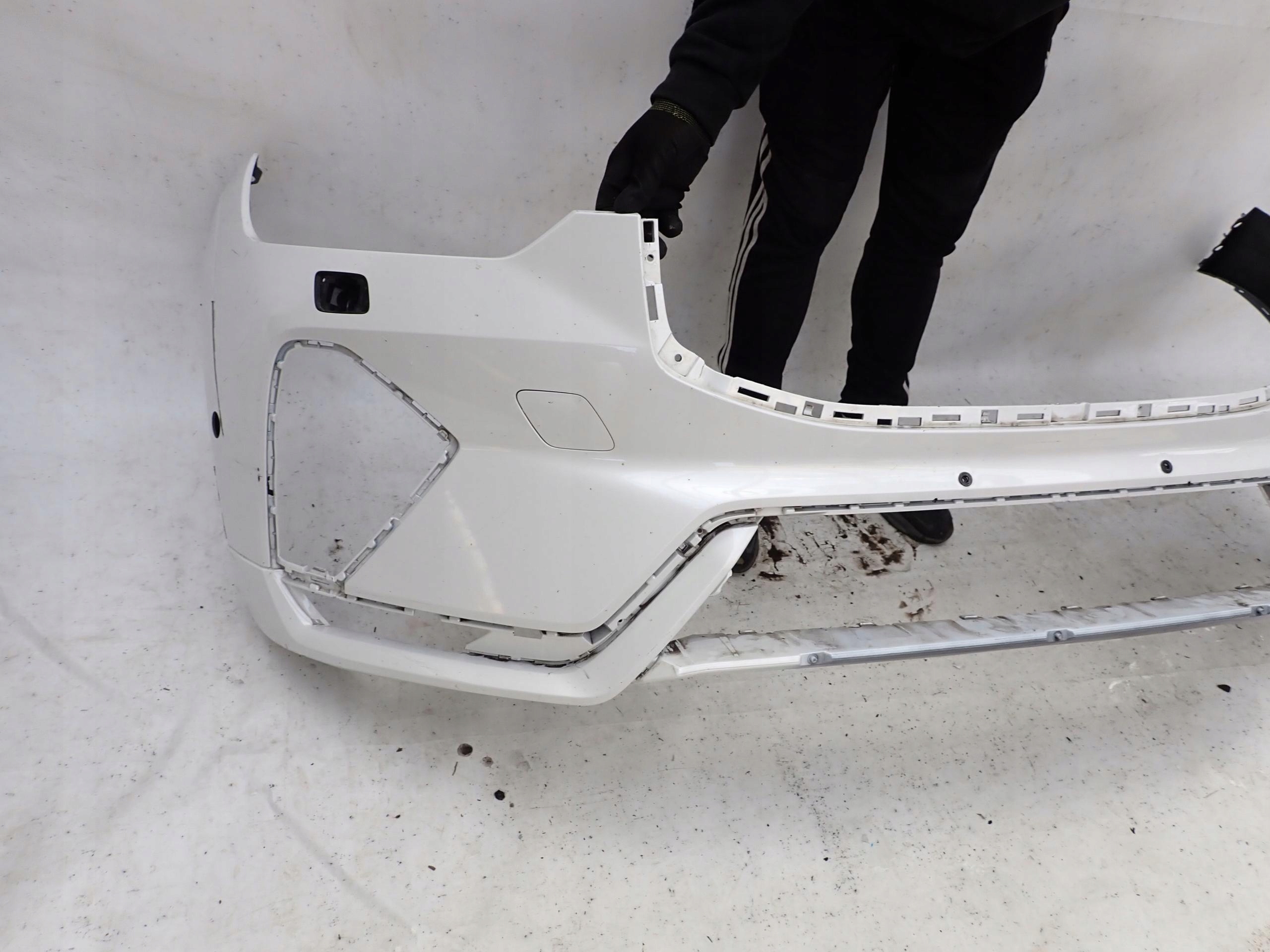 VOLVO XC60 II 2 R-design LIFT 21-> bumper front front washer PDC