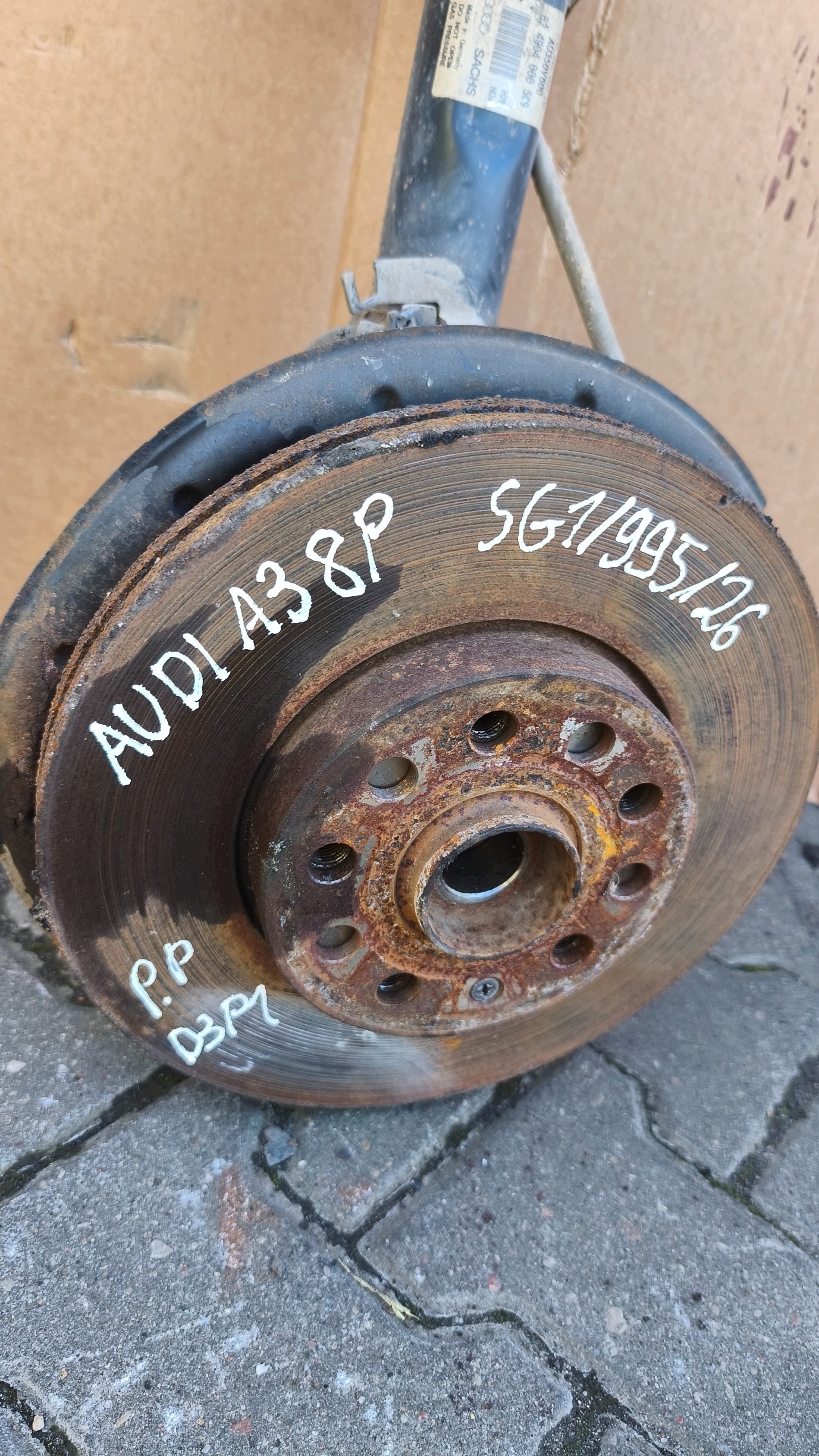 McPherson shock absorber right front AUDI A3 8P 2003r 2.0TDI