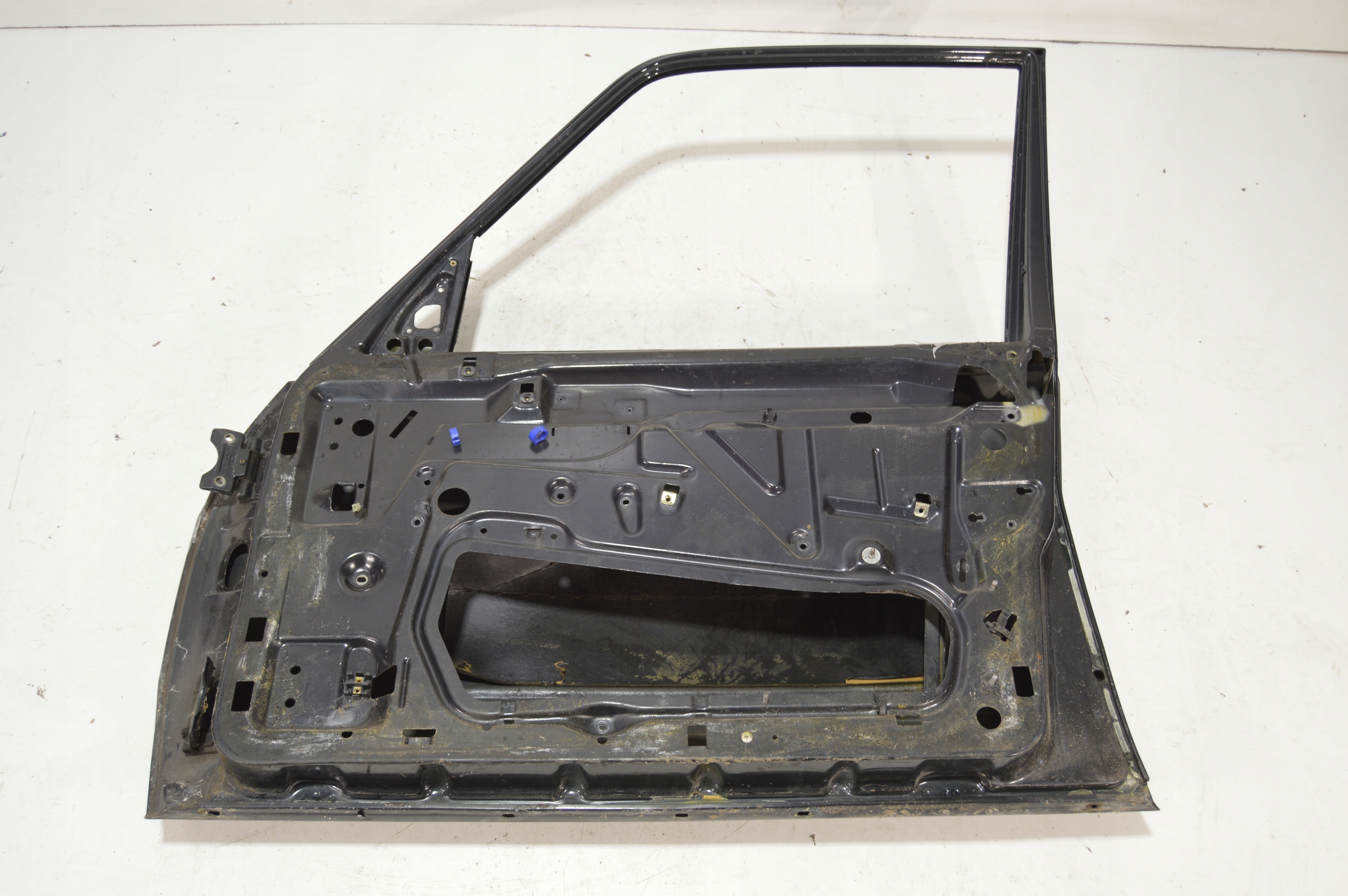 дверь правая передняя без ржавчины 199 MERCEDES W126 s класс 1267204205