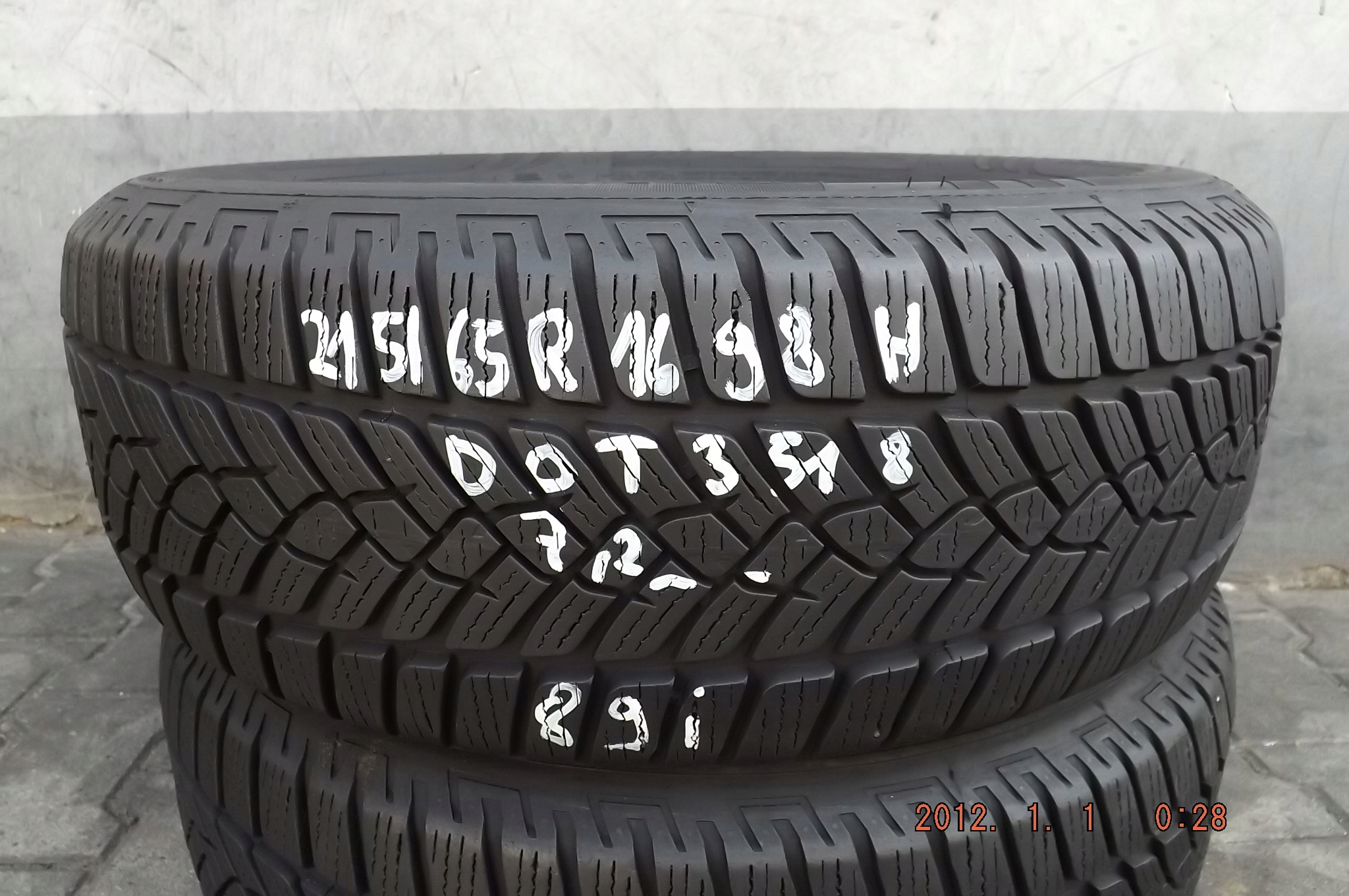 [89i] 2XZIMA 215/65R16 98H FULDA KRISTALL CONTROL HP2 & Model Kristall Control HP2