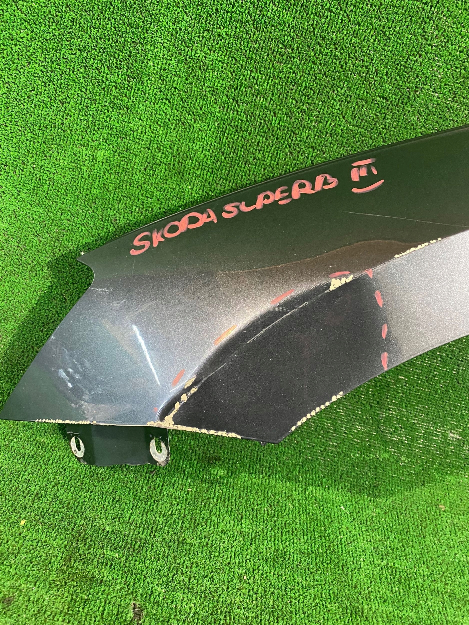 fender front left front SKODA SUPERB III