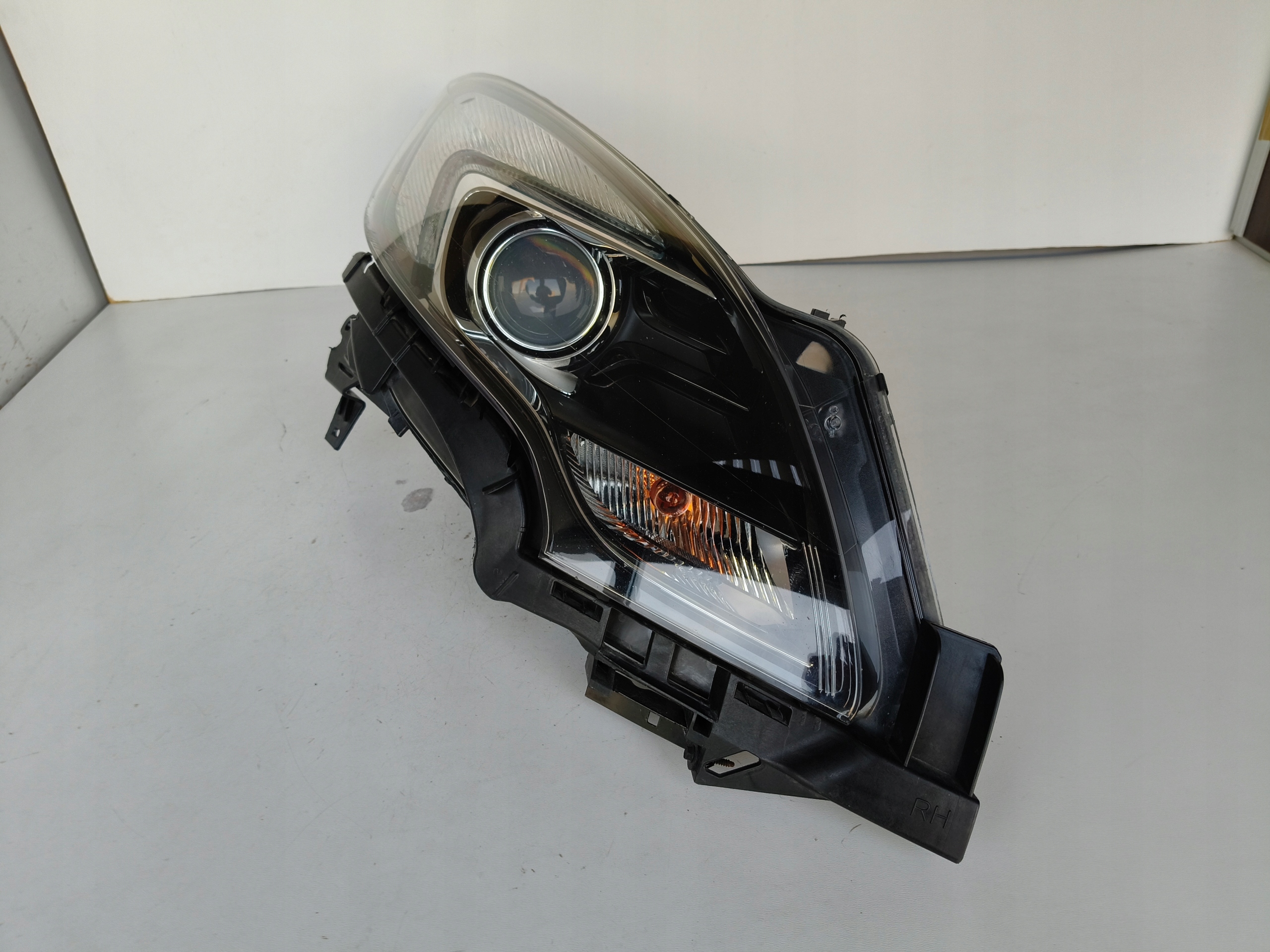 light right REFLEKTOR OPEL ZAFIRA C 12-16