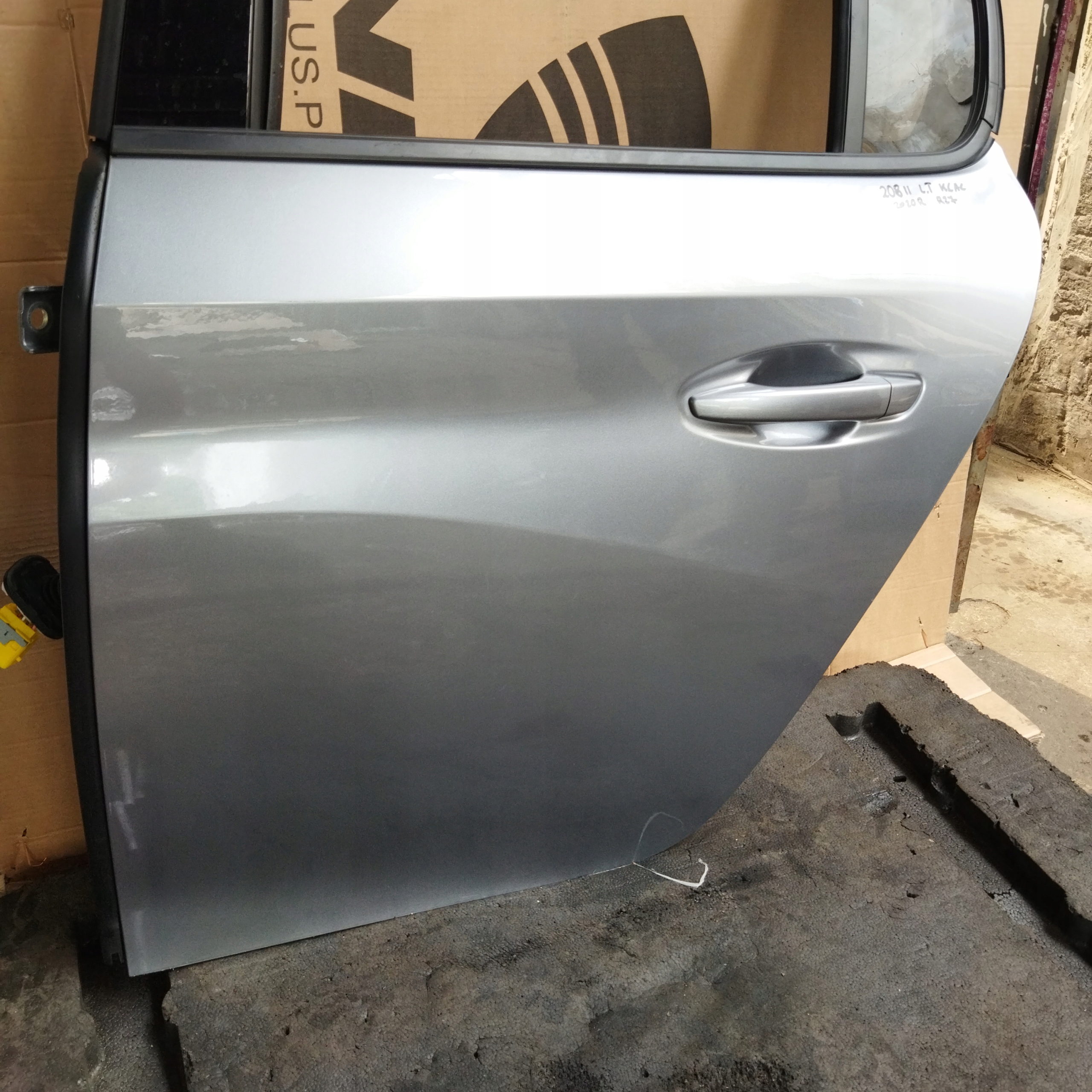 PEUGEOT 208 II DRZWI LEWY TYŁ KCAC 20R Numer katalogowy części drzwi