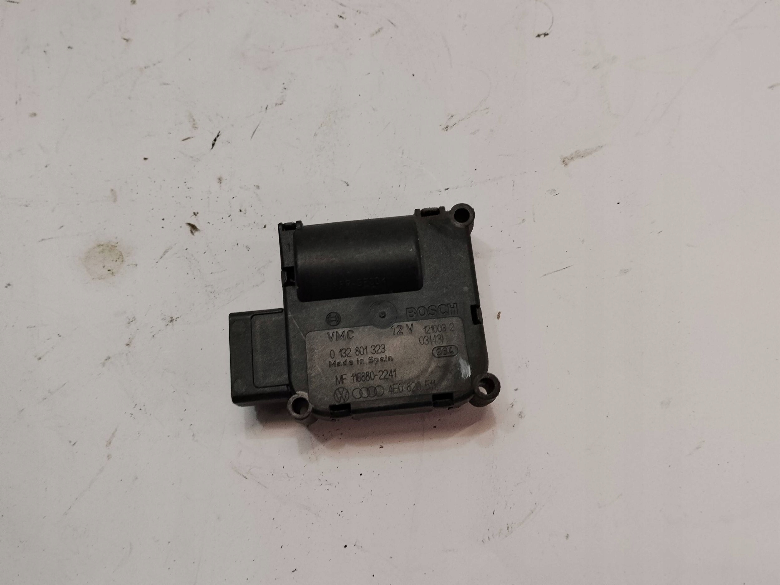 Micro moteur klap Bouches buses Bloc de chauffage complet Audi A8 S8 D3 4E 0132801323