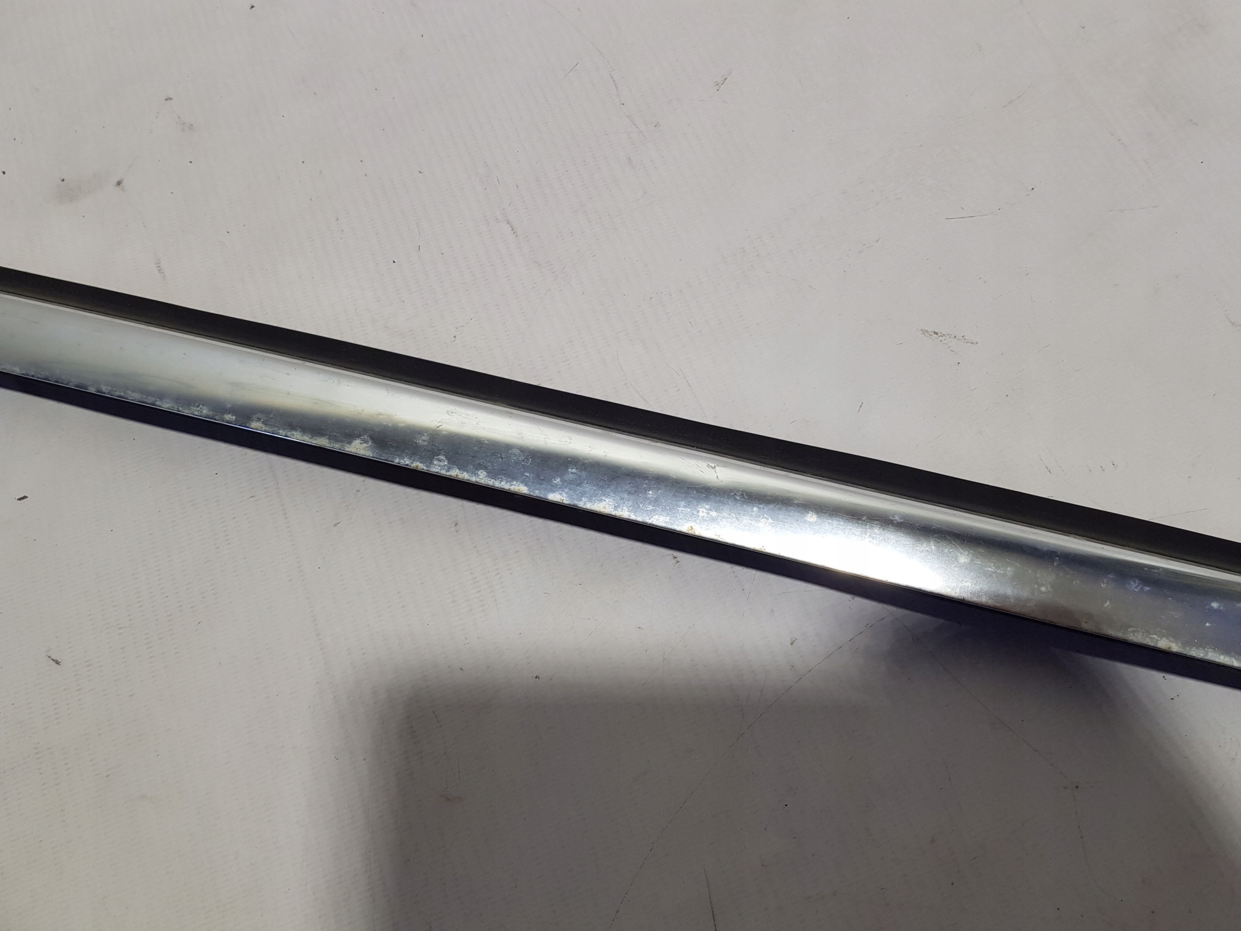 moulding door left rear part dust CHROM MERCEDES W251 LONG