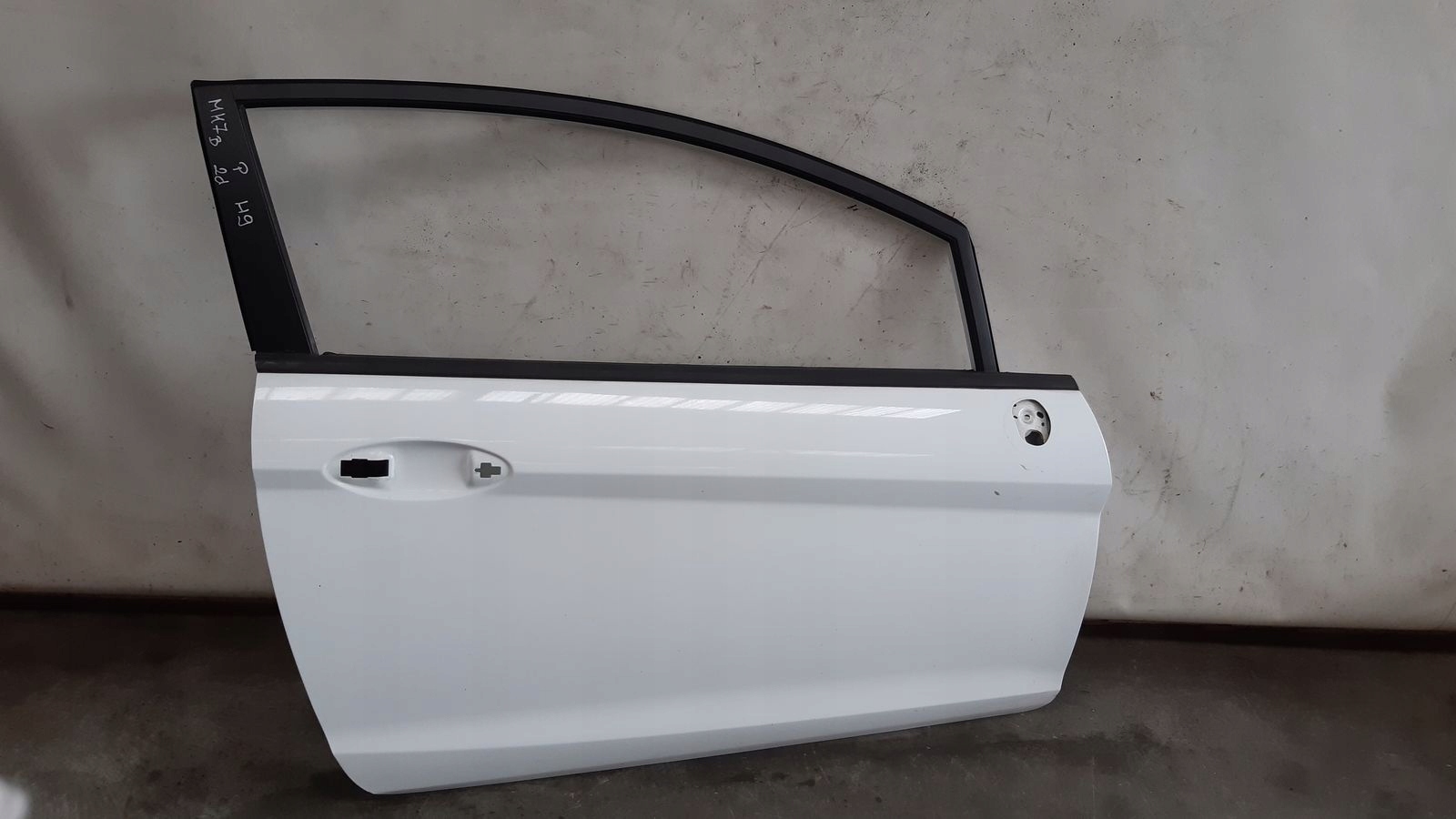 door front front right Ford Fiesta MK7 1,25i 3D H9