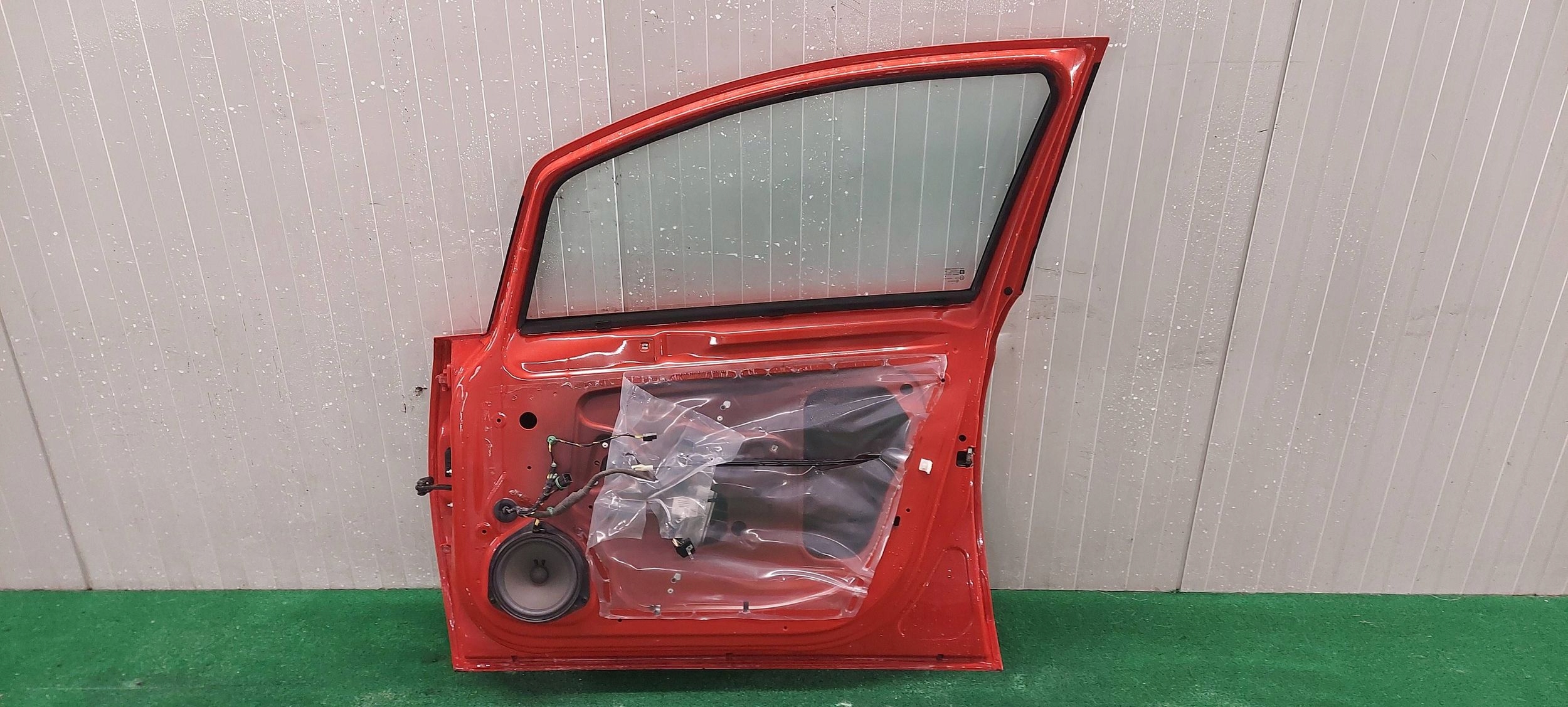 door right front OPEL CORSA E 5D LAK: Z50S