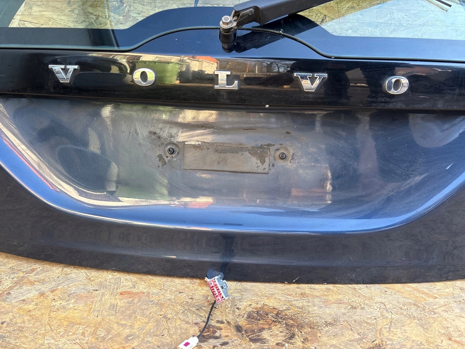 trunk door boot Volvo V60 and R-design