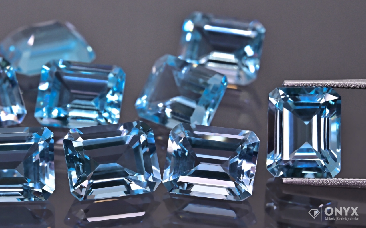 Topaz Sky Blue fazetovaný oktagon 9x7 mm