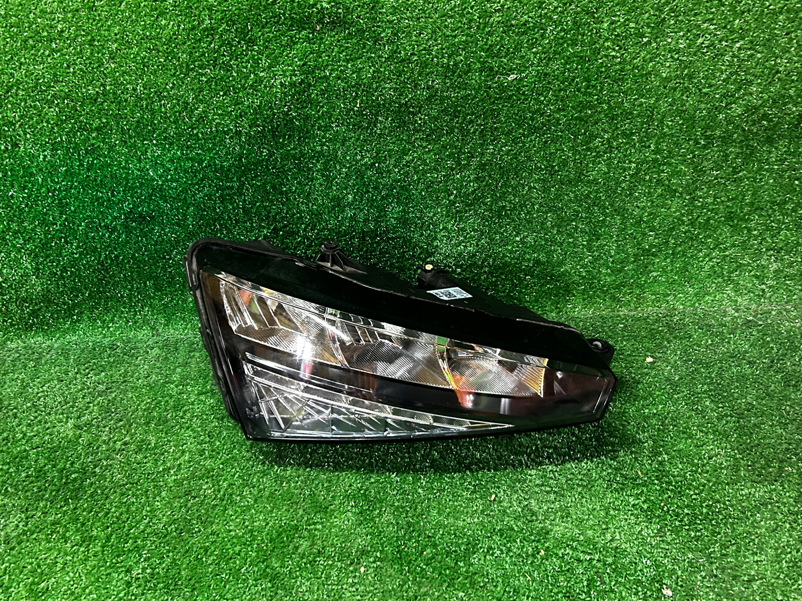 REFLEKTOR rechts SKODA SCALA FULL LED