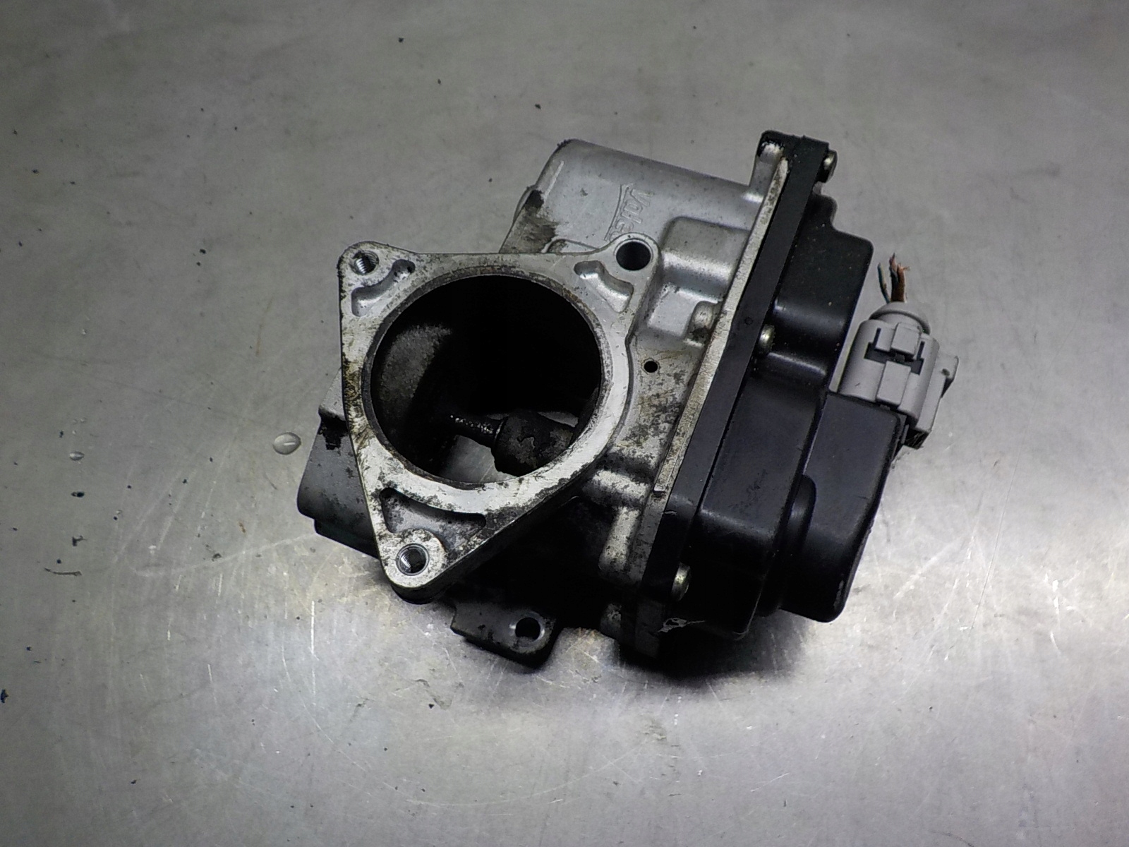VW GOLF VI 2.0 TDI Vanne EGR V29007935