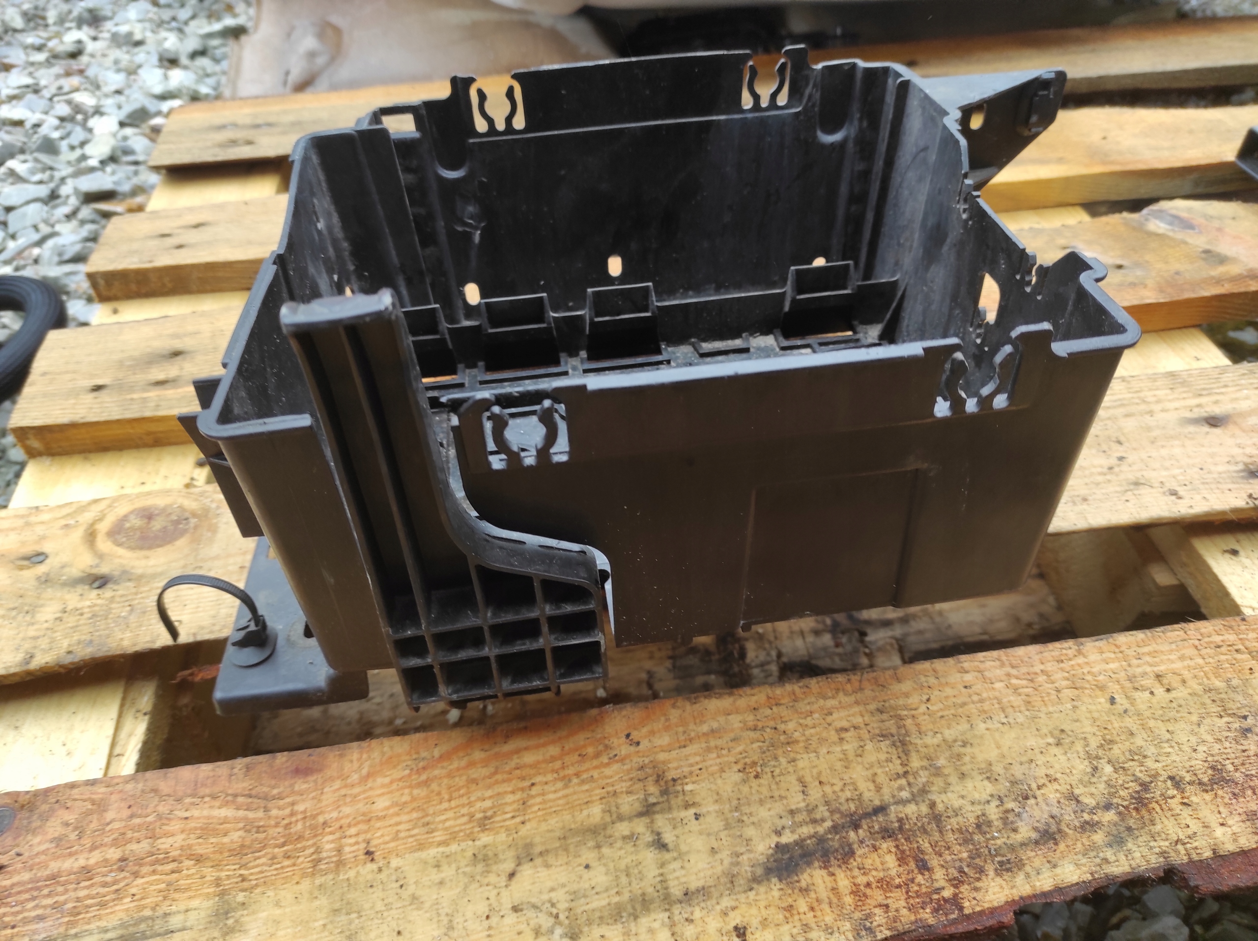 DRŽAČ AKUMULATORA CITROEN C3 II DS3 9686203780
