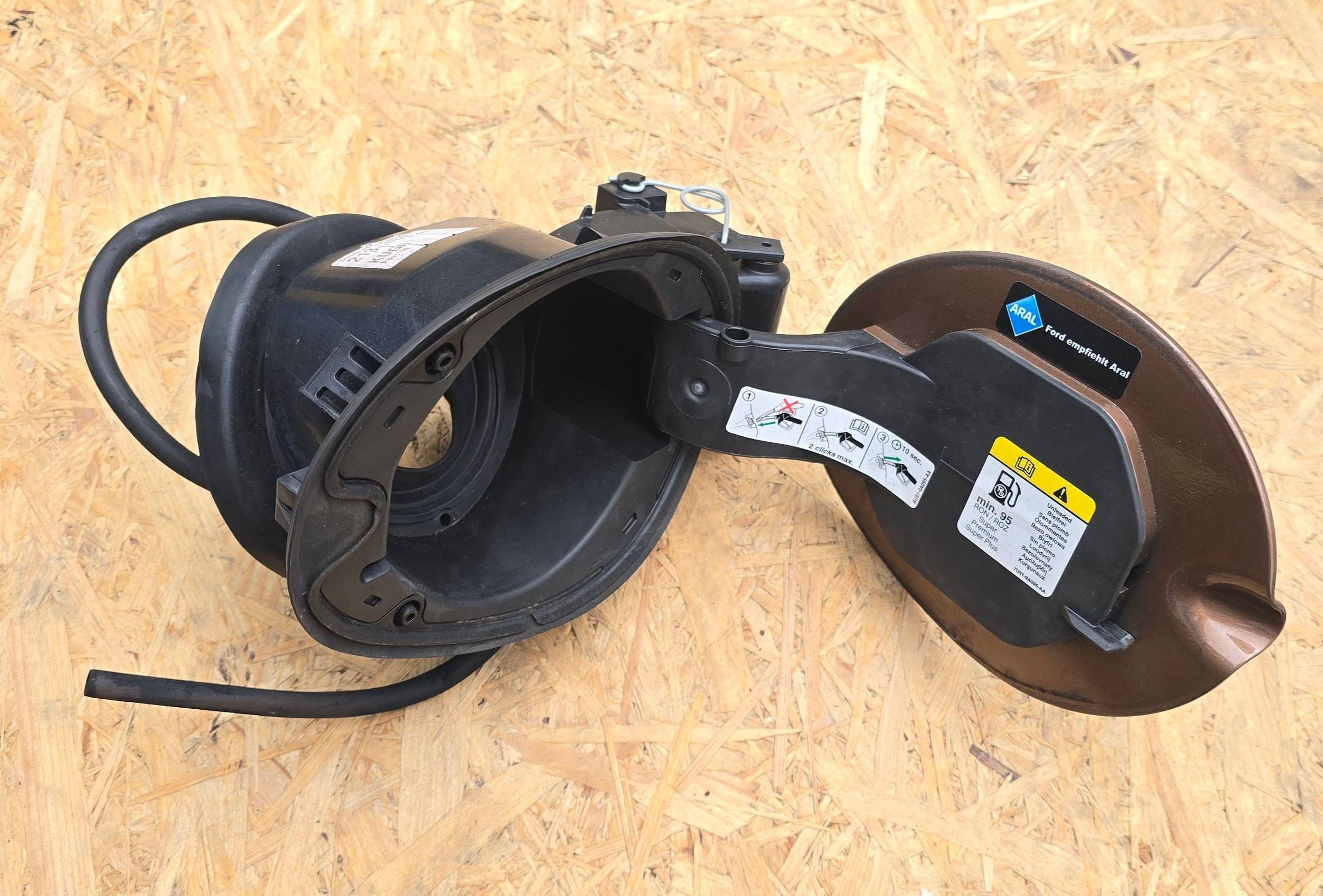 Volet trappe carburant Carburant FORD KUGA MK2 II