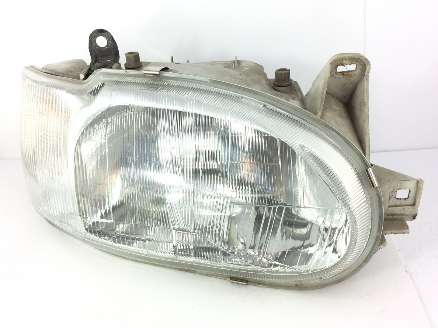 REFLEKTOR light front FORD ESCORT right FORD