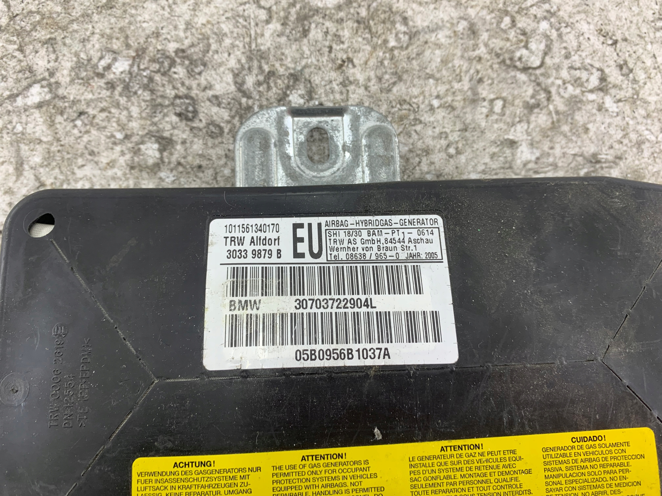 BMW E46 airbag door left front 30703722904L