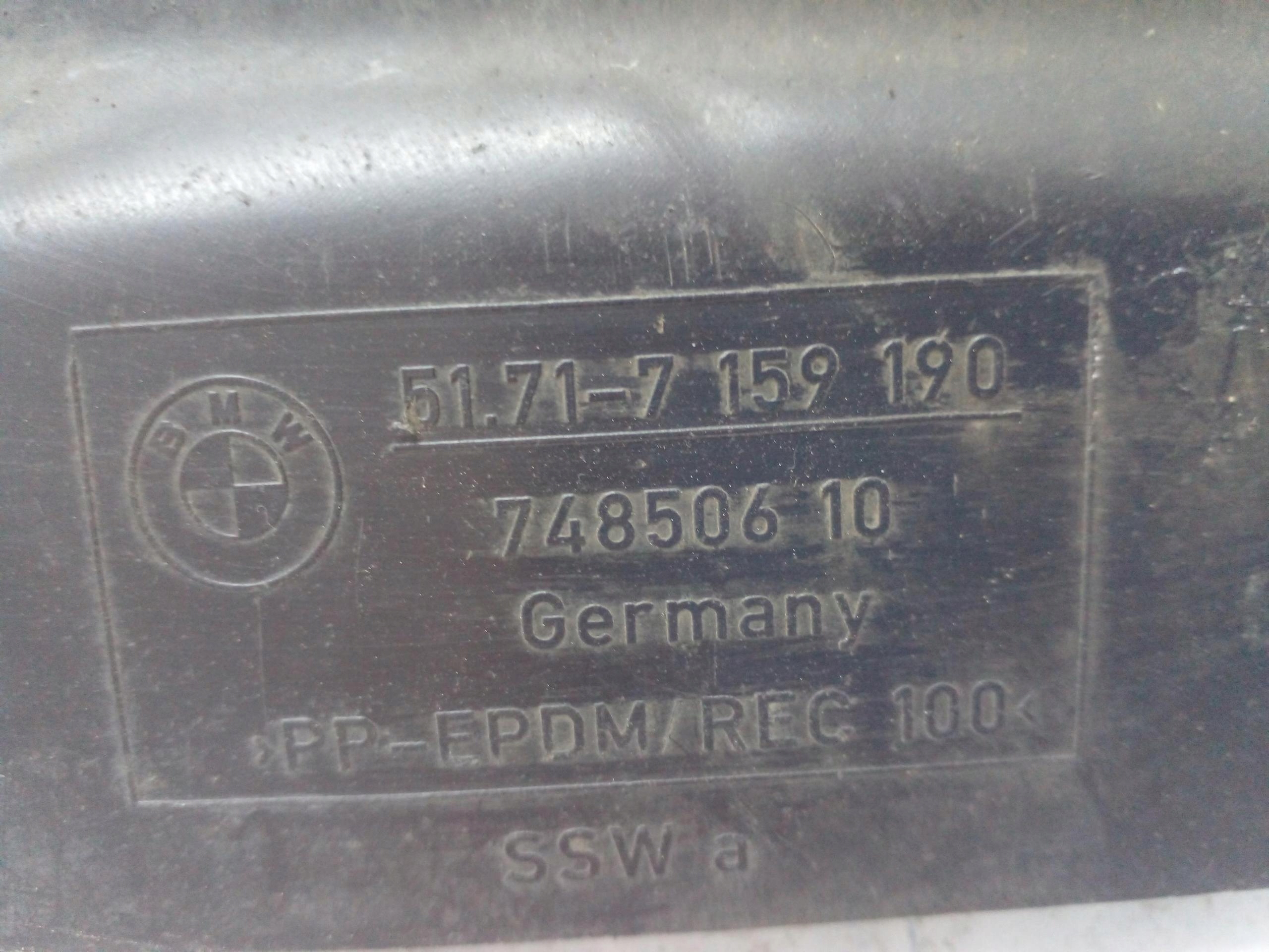 Blende Abdeckung NADKOLA rechts BMW SERIA 3 E90 E91 7159190