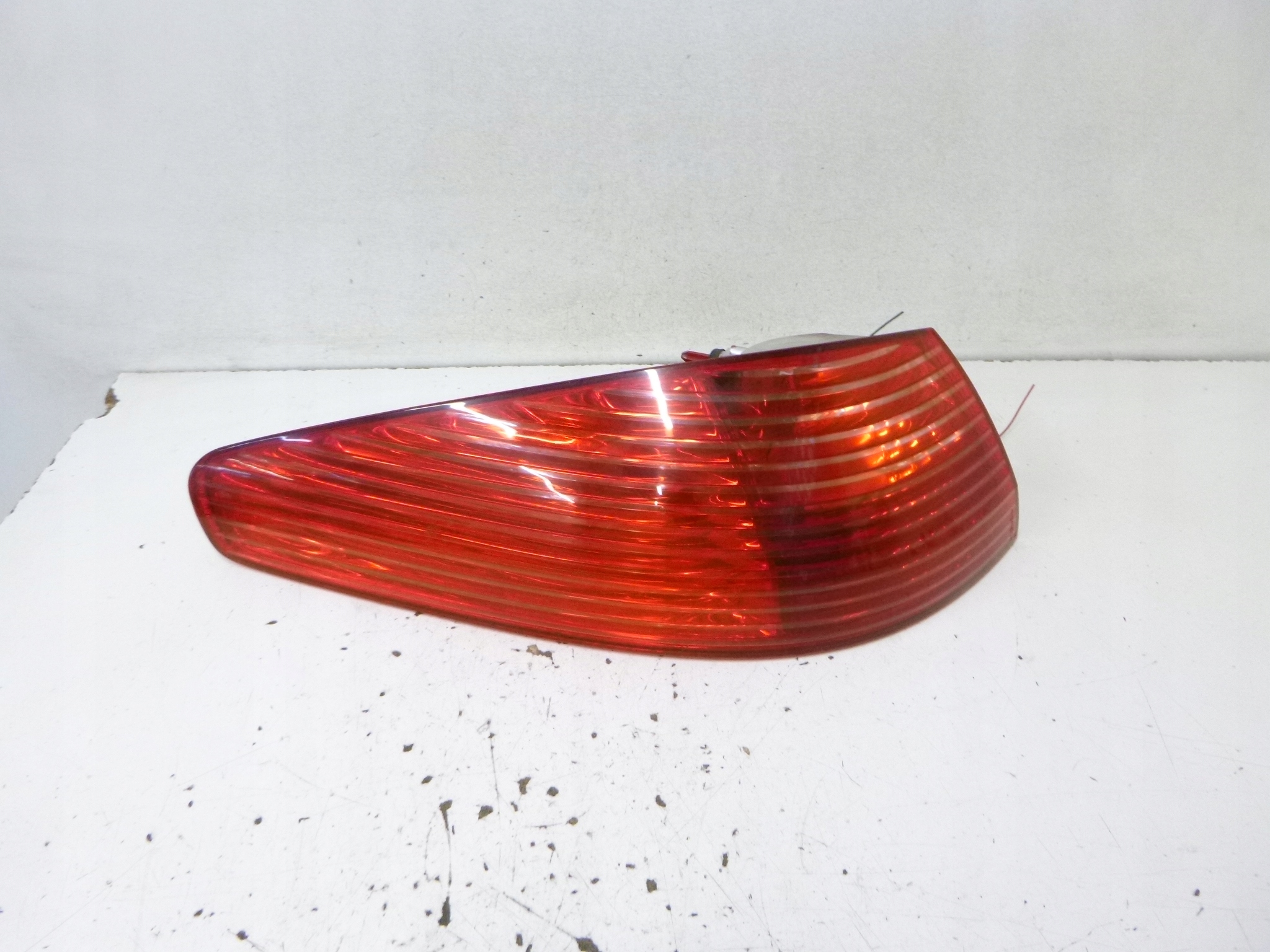 light rear left Peugeot 607 2001r.