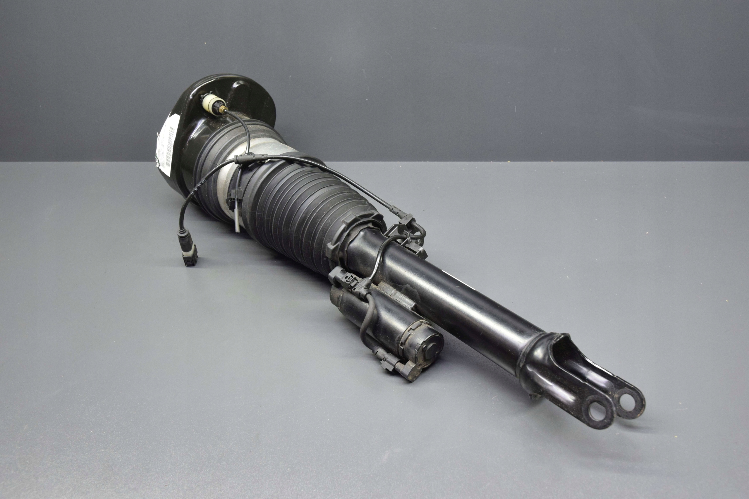 shock absorber right front BMW 6 G32 6866702